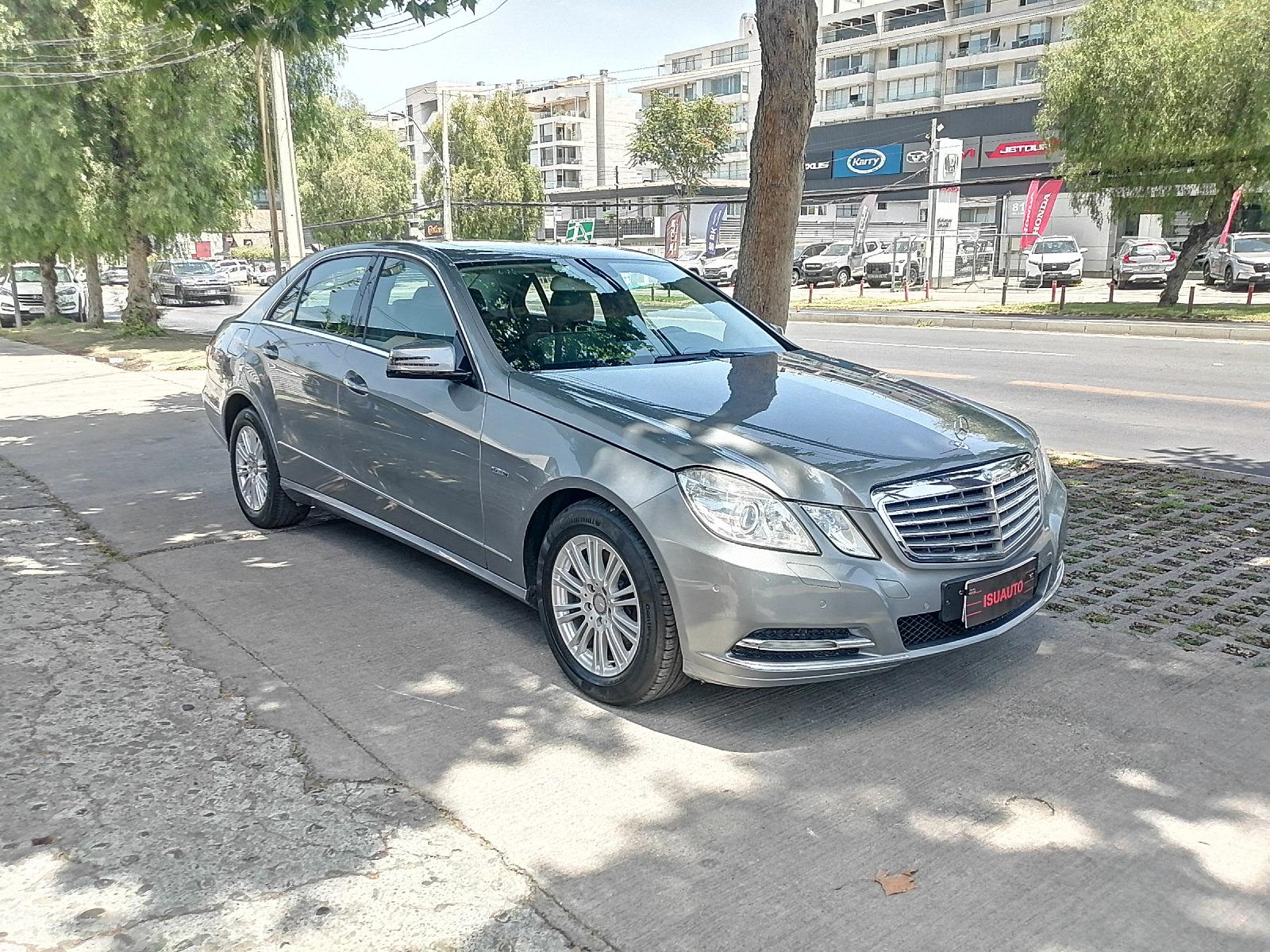 MERCEDES-BENZ E250 CGI Blue Efficiency 2.0 Aut 2011 único dueño - ISU AUTOS