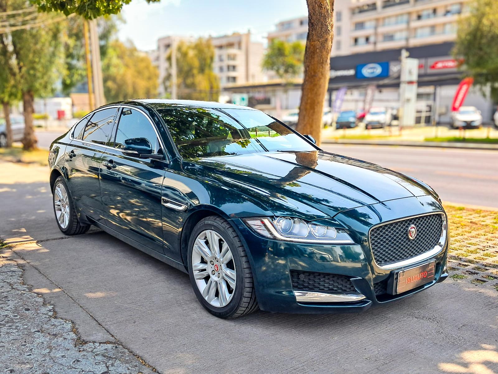 JAGUAR XF 2.5T 2.0 AUT 2017 Mantencion marca - ISU AUTOS