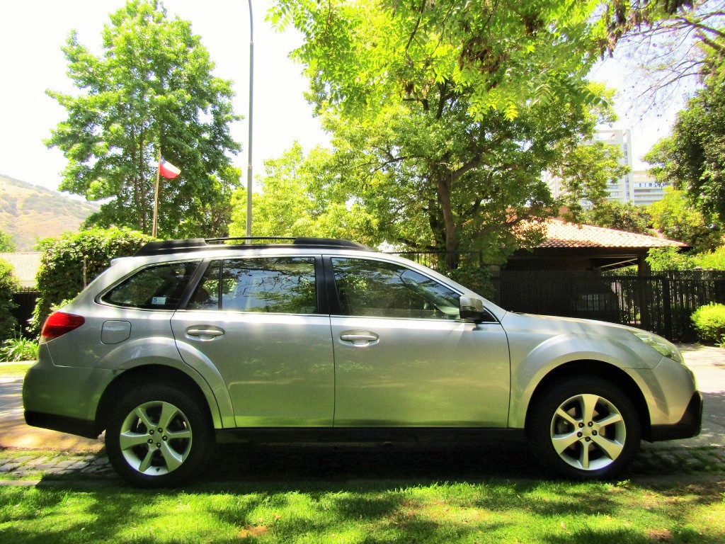 SUBARU OUTBACK 2.5I Limited 2014 1 Dueña. cuero sunroof, solo 77 mil km.  - JULIO INFANTE