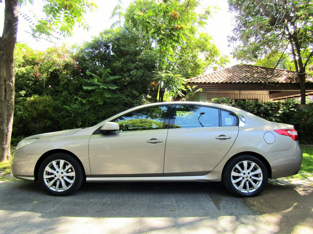 RENAULT LATITUDE Privilege 3.5 At. cuero, 2 Sunroof 2013 Airbags Abs crucero. - JULIO INFANTE