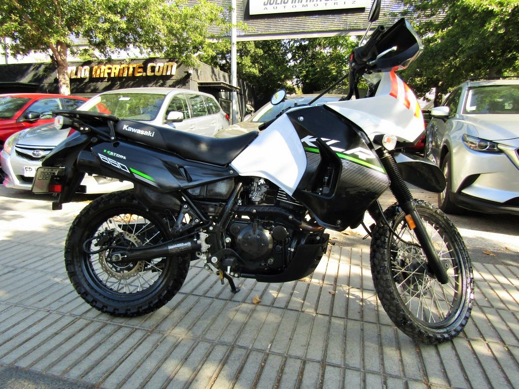 KAWASAKI KLR 650 Nueva sin Uso.  2016 bateria y aceites nuevos.  - JULIO INFANTE