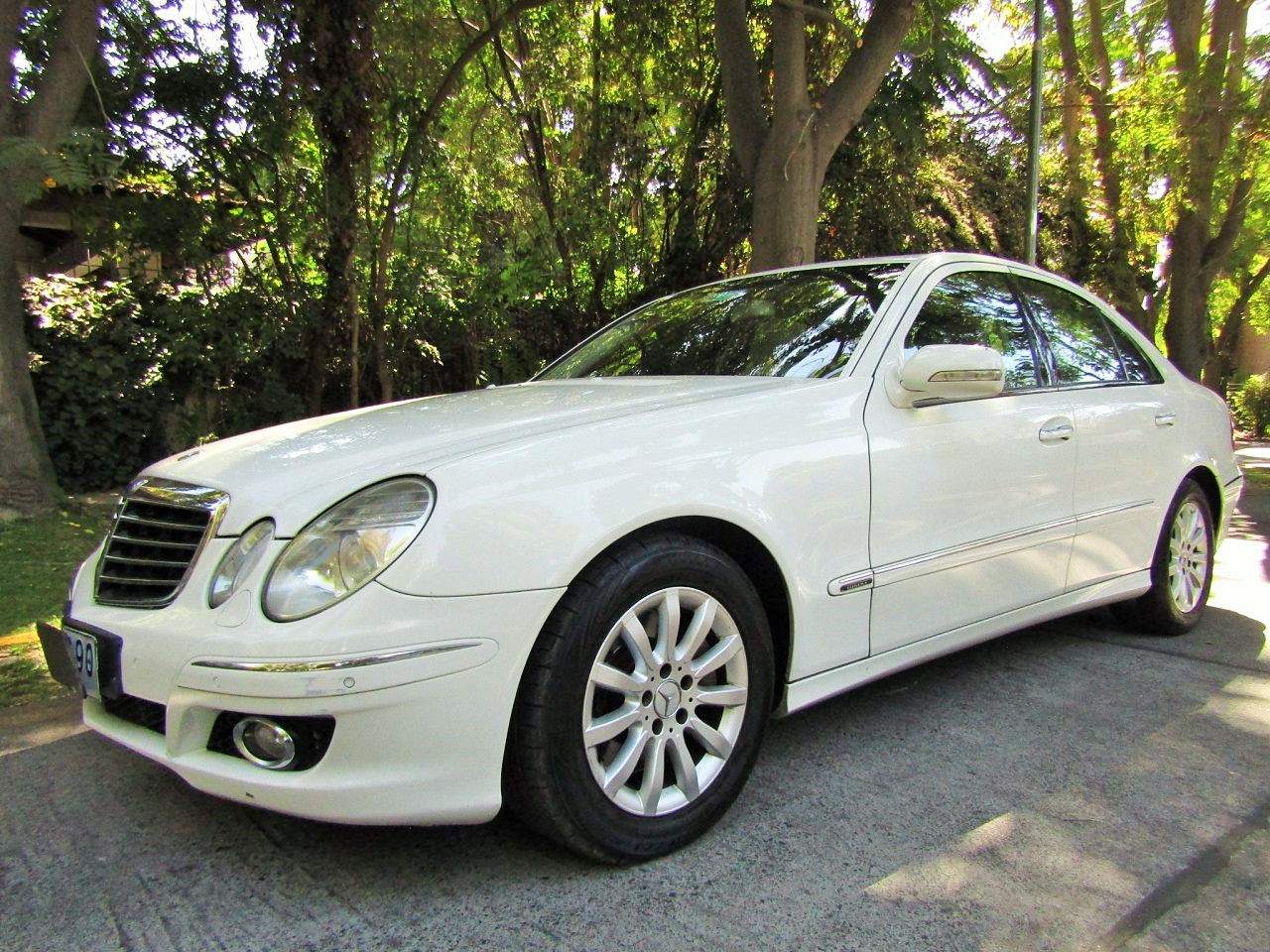 MERCEDES-BENZ E350 cuero sunroof,  2007 climatizador. muy buen estado.  - JULIO INFANTE