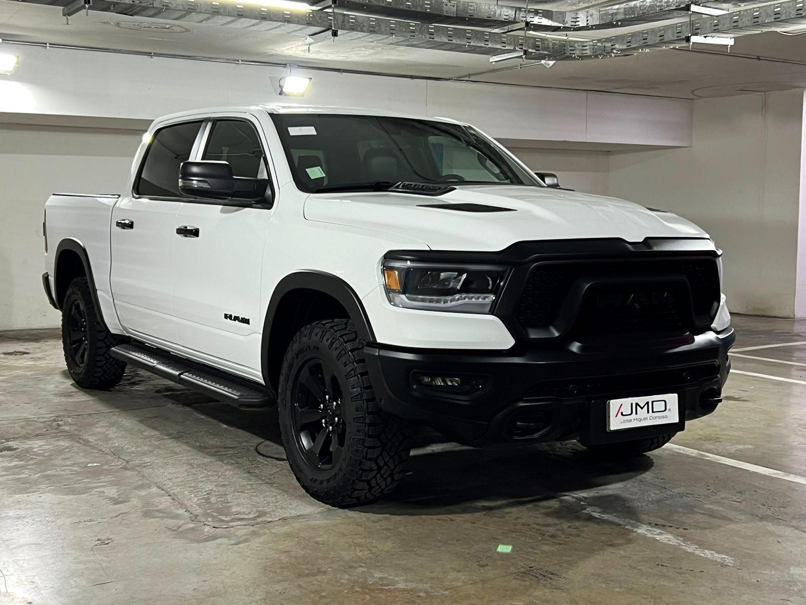 RAM 1500 REBEL HEMI 5.7 2024 FACTURABLE MANTENIMIENTO EN LA MARCA - JMD AUTOS