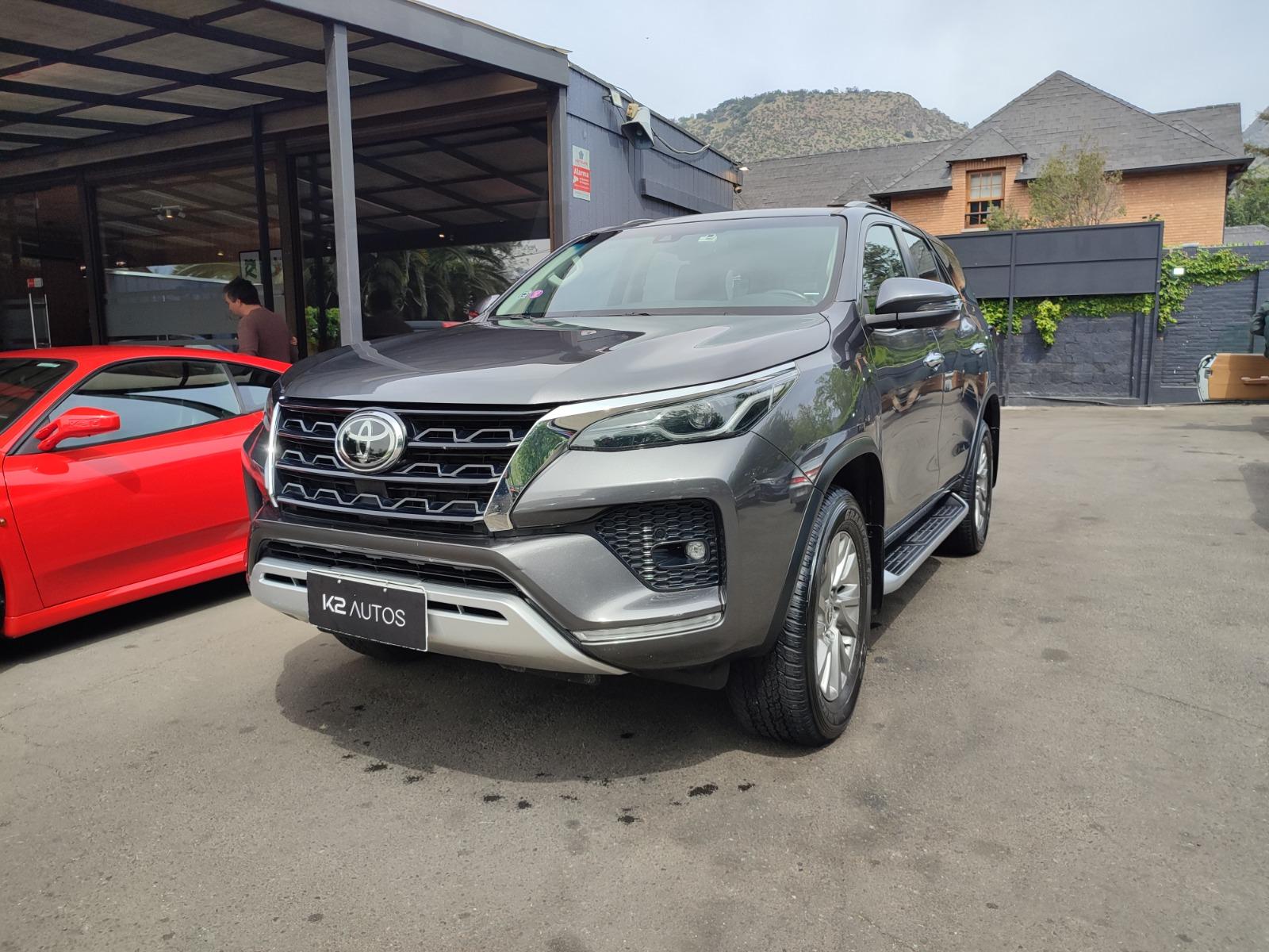 TOYOTA FORTUNER SRX 2.8D 4X4  2022 UNICO DUEÑO, TODO EN LA MARCA - K2 AUTOS