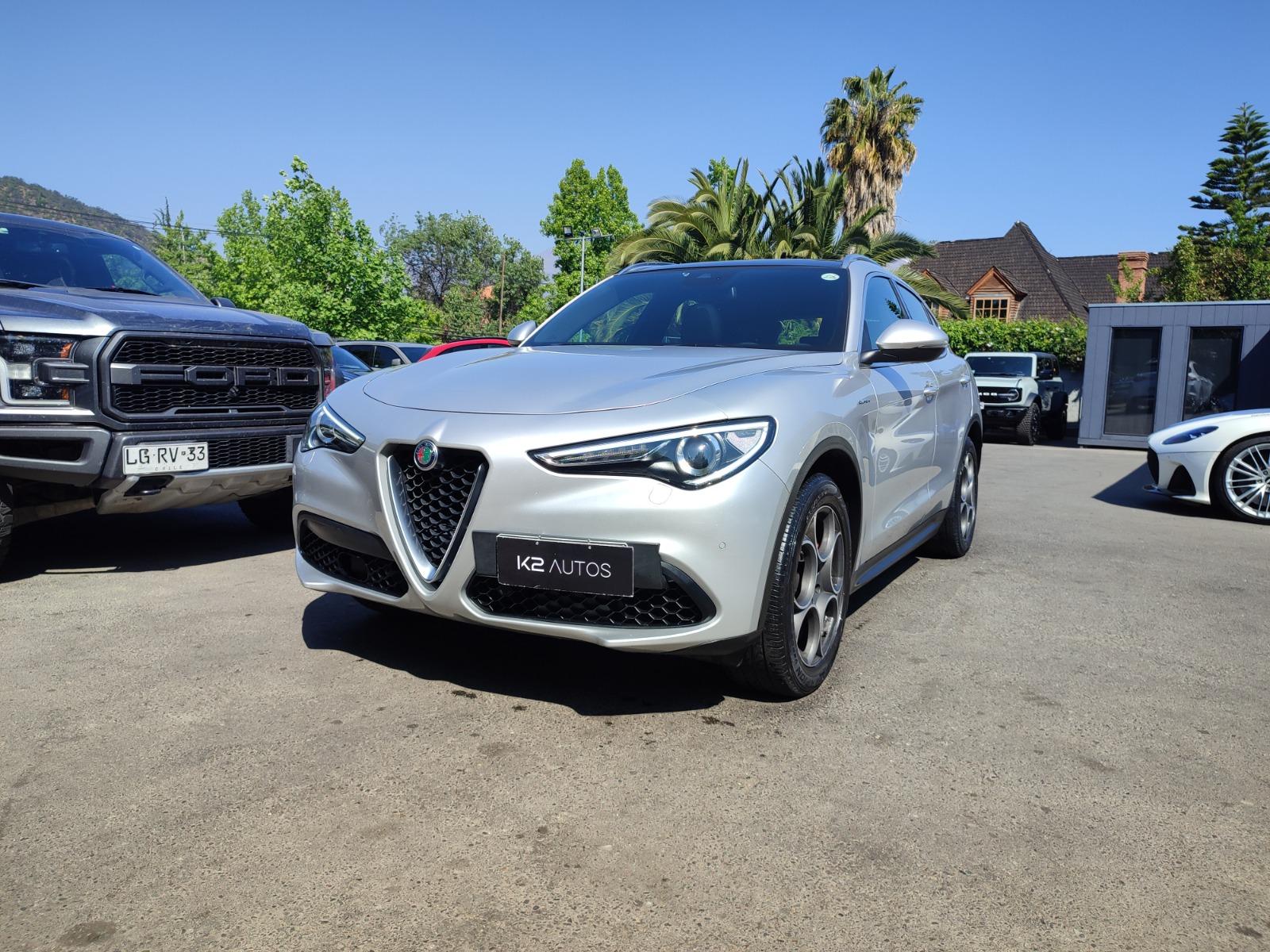 ALFA ROMEO STELVIO SUPER 2.0 TURBO 280 HP 2021 MANTENCIONES EN LA MARCA  - K2 AUTOS