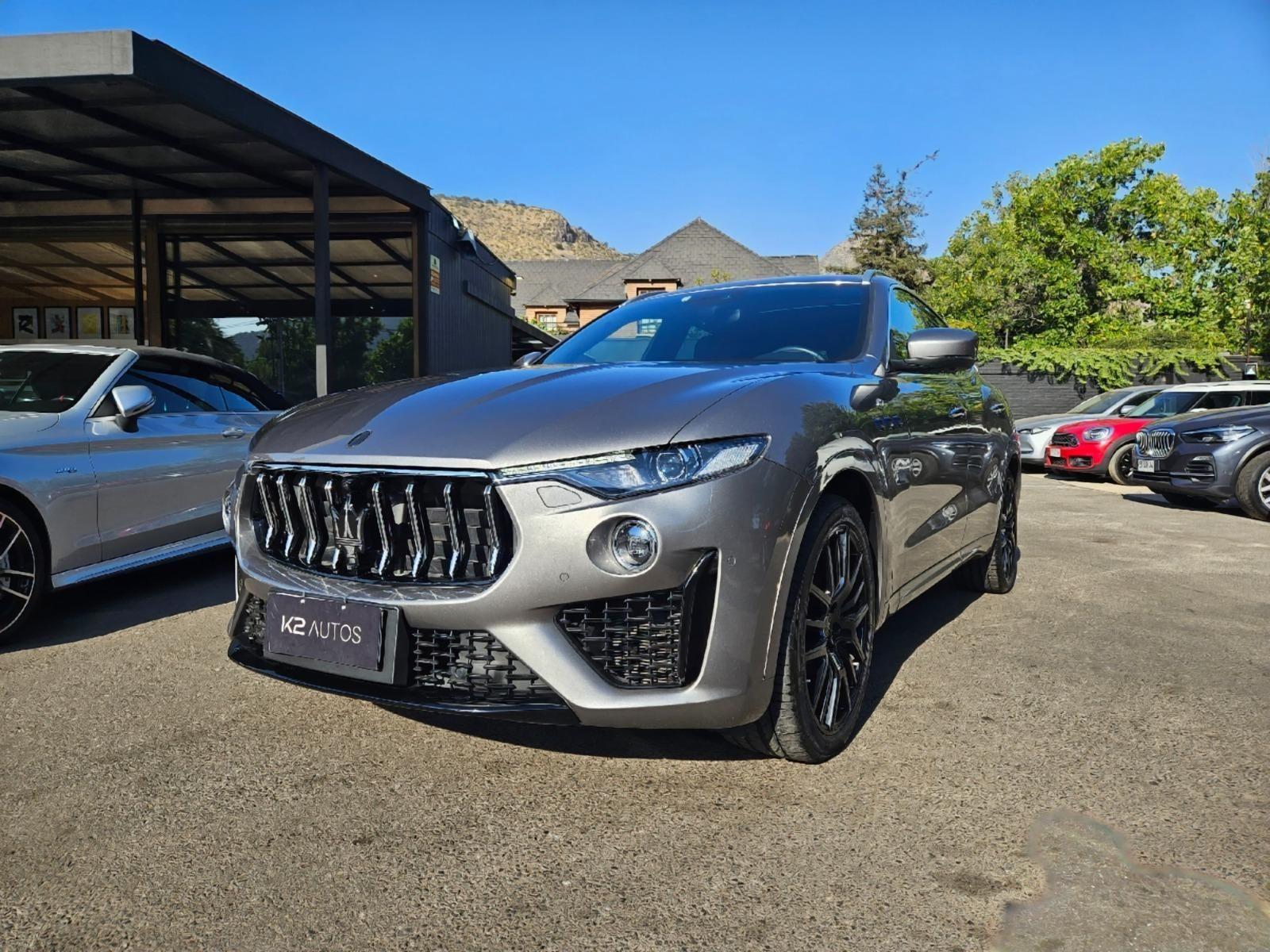 MASERATI LEVANTE GT HYBRID SPORT 2.0 4X4 2022 HIBRIDO, POCO KM, COMO NUEVO - K2 AUTOS