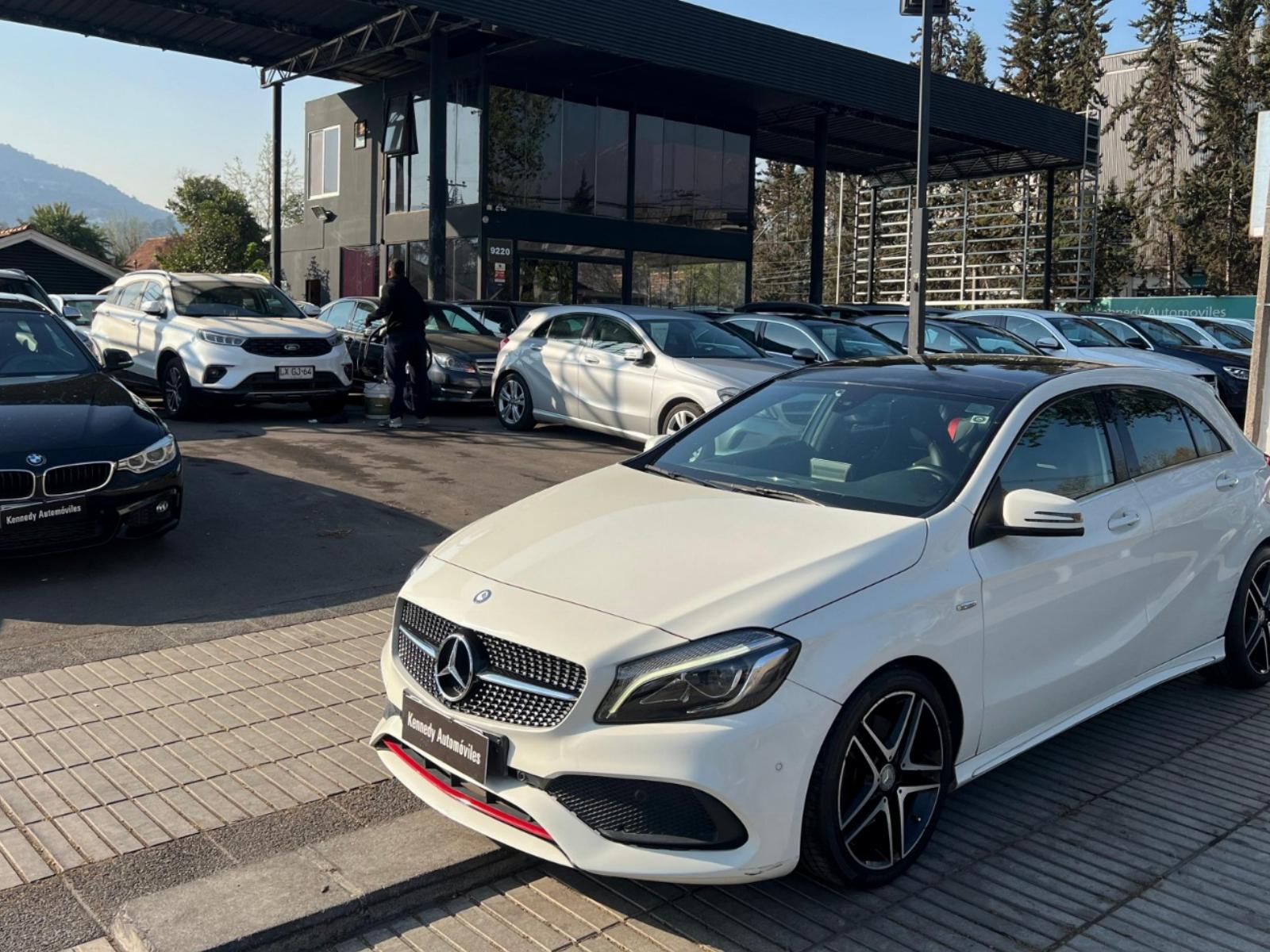 MERCEDES-BENZ A250 SPORT 2.0 A250 Sport Auto 2017 Excelente estado. Dos dueños. - KENNEDY AUTOMOVILES