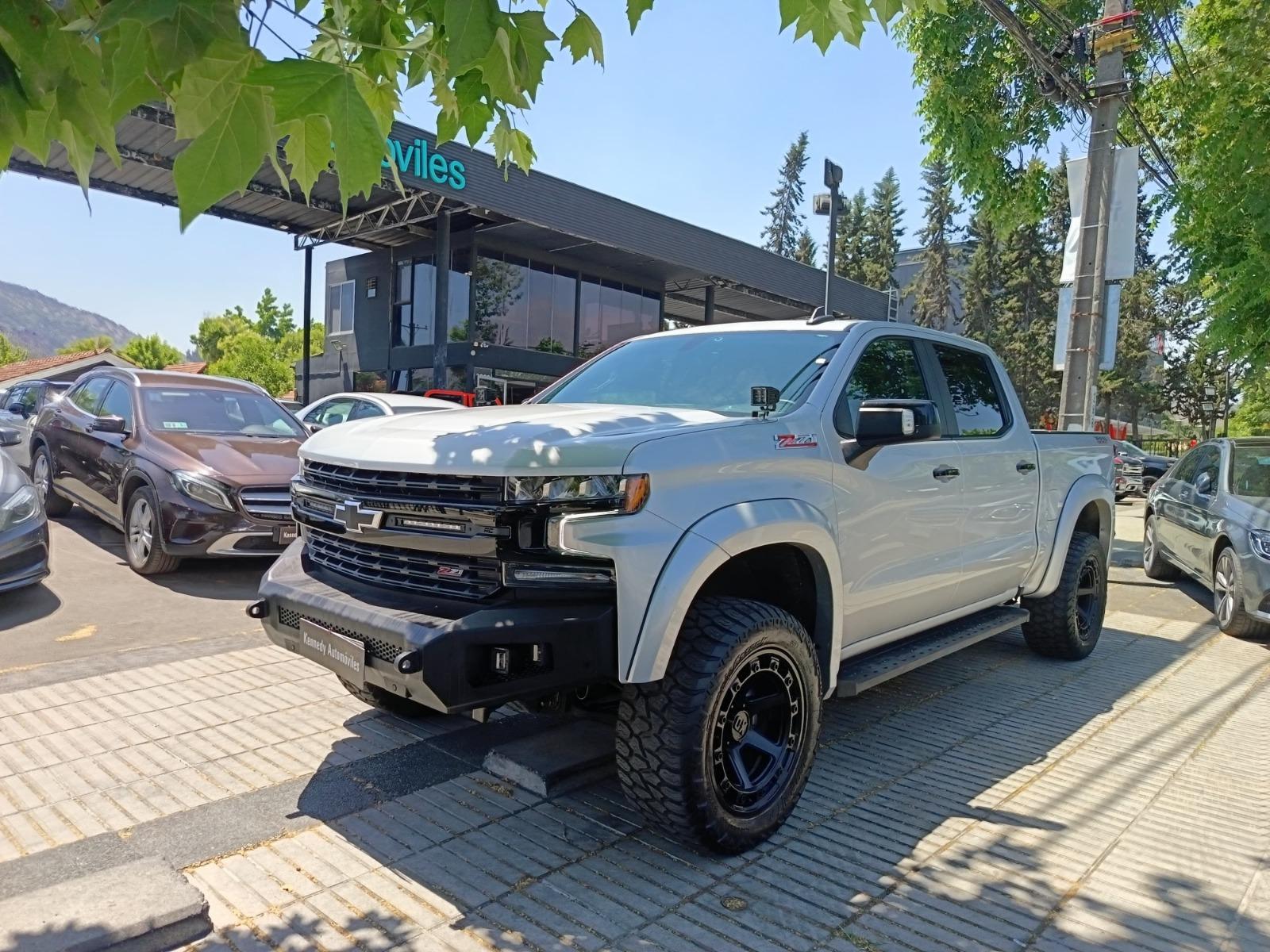 CHEVROLET SILVERADO DCAB 4X4 5.3 AT 2022 Excelente estado. Adicionales: Off Road.  - KENNEDY AUTOMOVILES