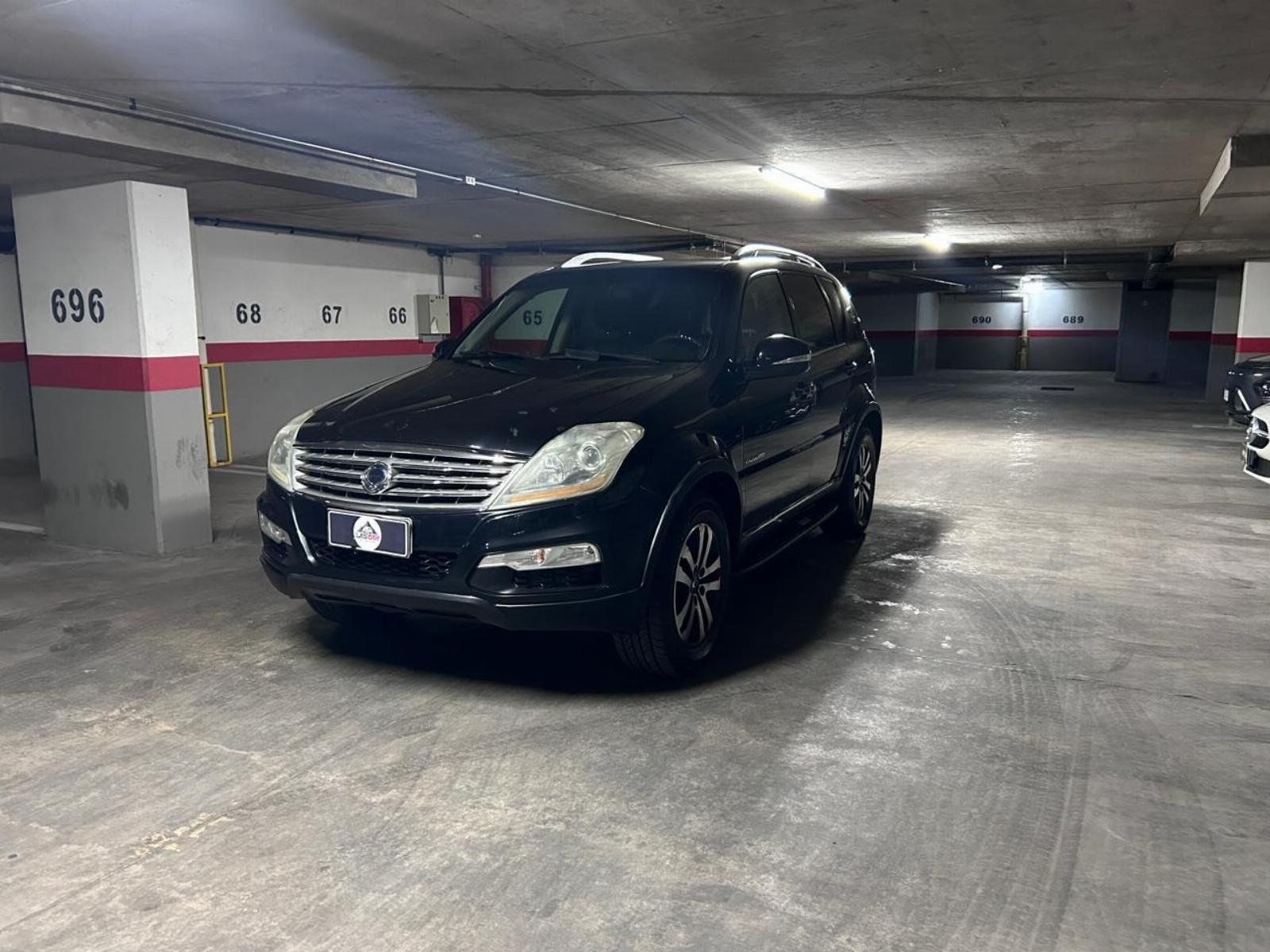 SSANGYONG REXTON 4X4 FULL 2015 Diesel, tope de linea. 3 corridas de asientos. - FULL MOTOR