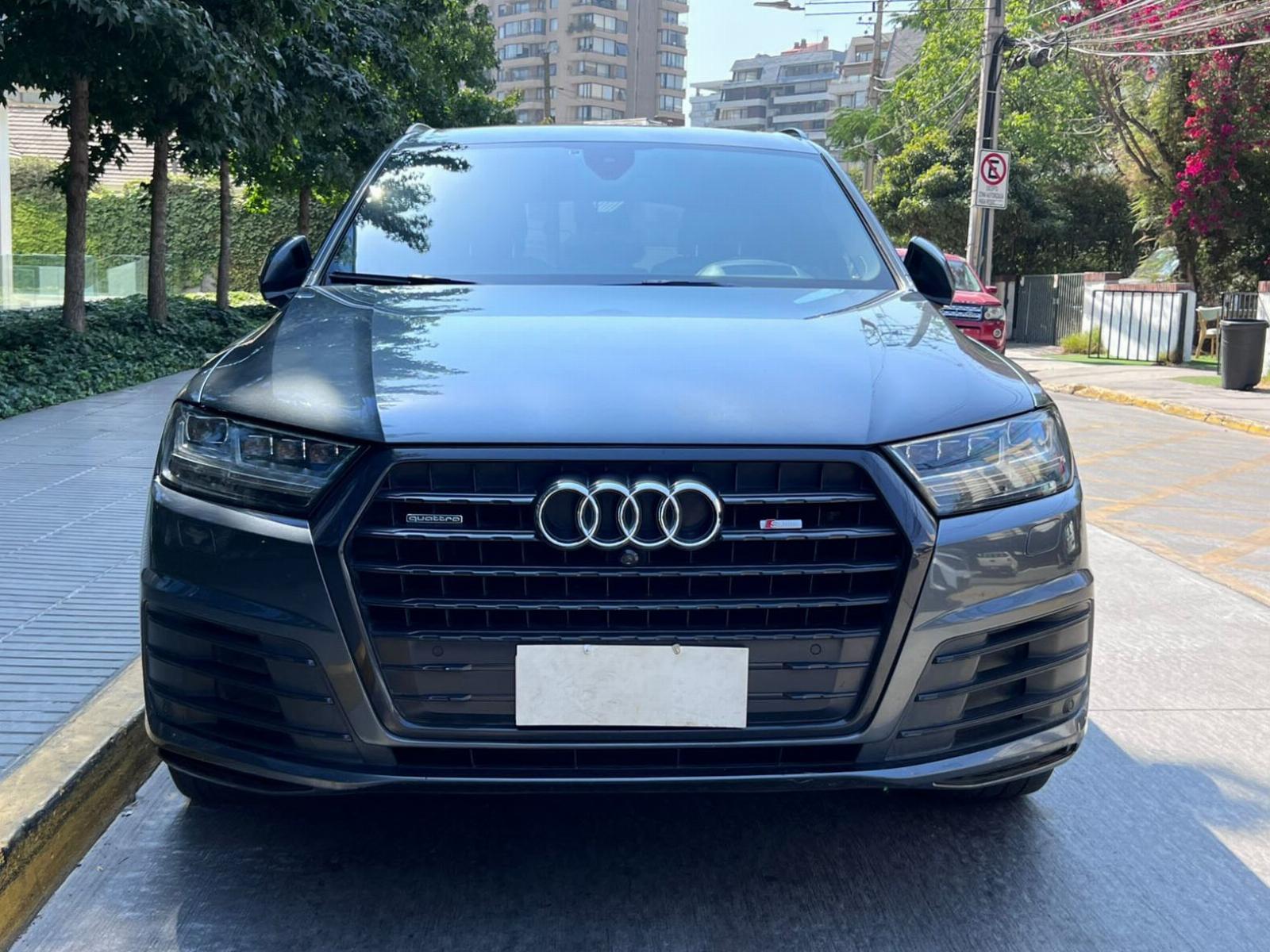 AUDI Q7 3.0 TDI S LINE  2018 TRES CORRIDAS DE ASIENTOS - LEVEL AUTOS