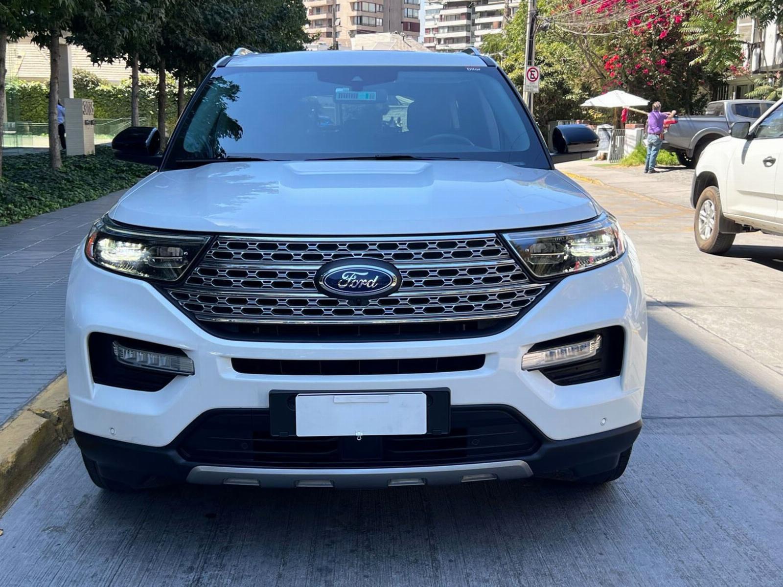 FORD EXPLORER LIMITED ECOBOOST 2024 TRES CORRIDAS DE ASIENTOS - LEVEL AUTOS