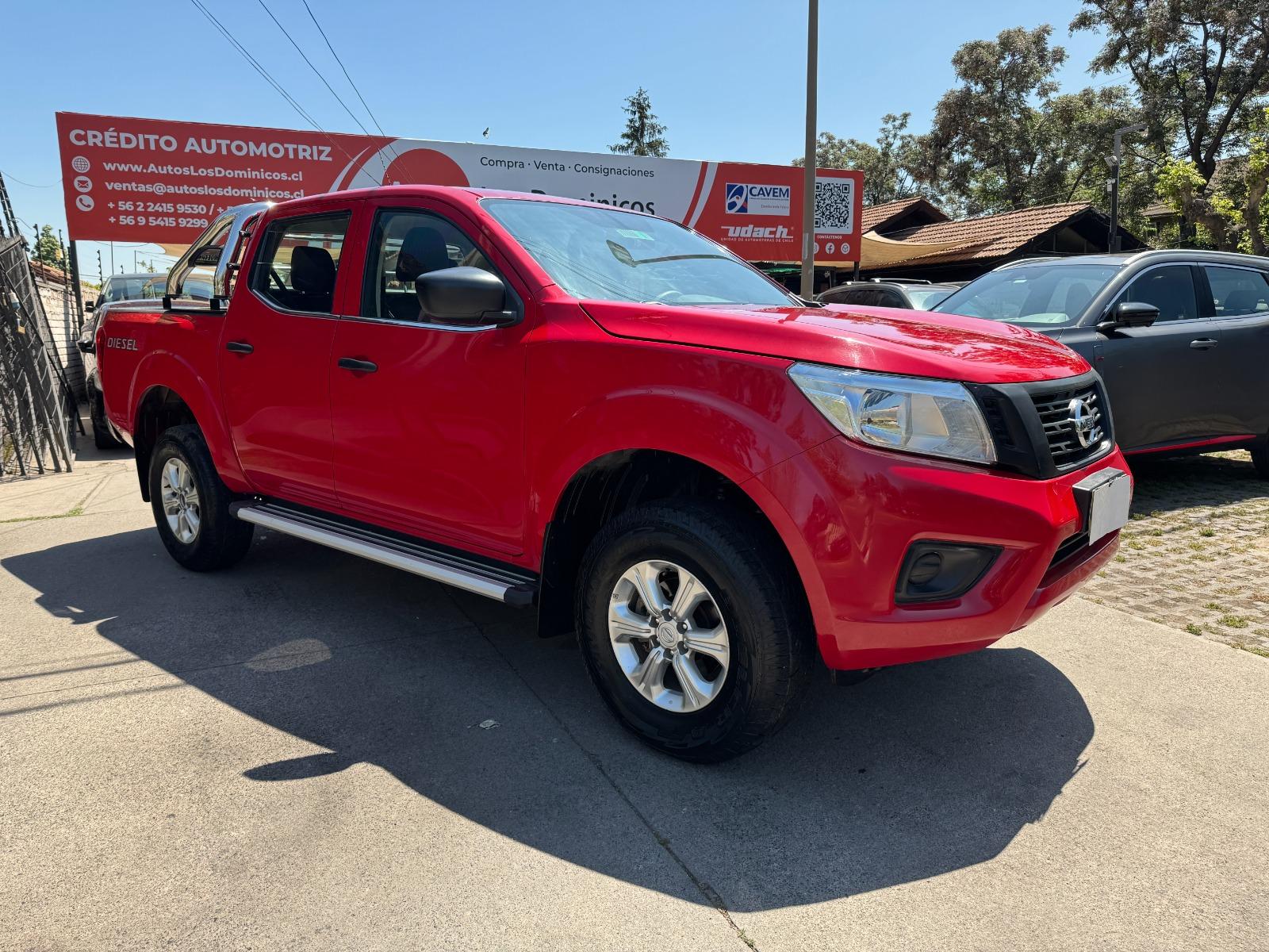 NISSAN NP300 SE DIESEL 2.3 MEC 4X4 6 VEL 51.000 KM 2018 FULL AIRE AIRBAG ABS CAMARA LLANTAS - AUTOS LOS DOMINICOS