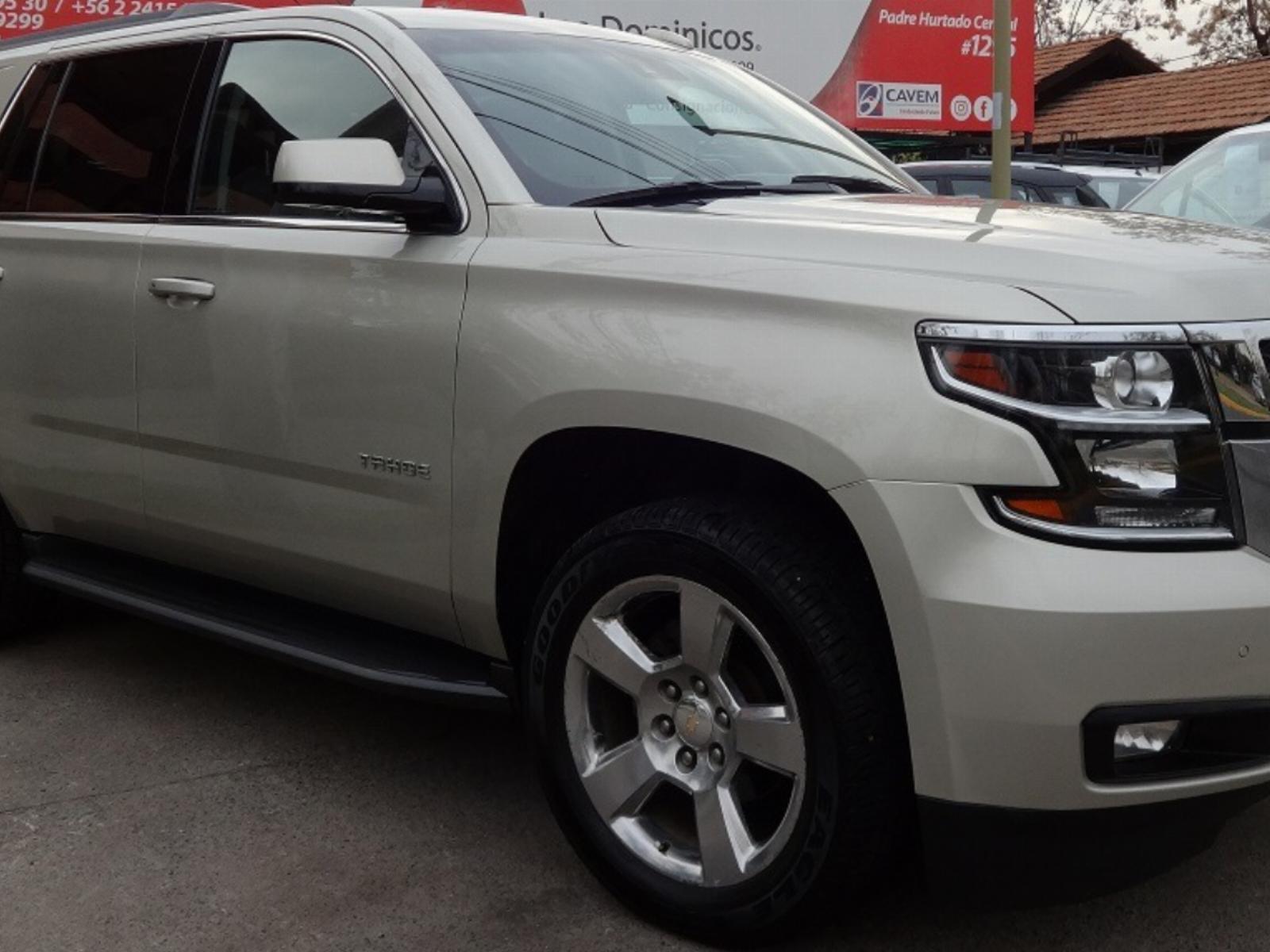 CHEVROLET TAHOE LT 5.3 AUT V8 4X4 3 CORRIDAS 2016 FULL CarPlay  TECHO AIRE AIRBAG ABS CAMARA LLANTAS - AUTOS LOS DOMINICOS