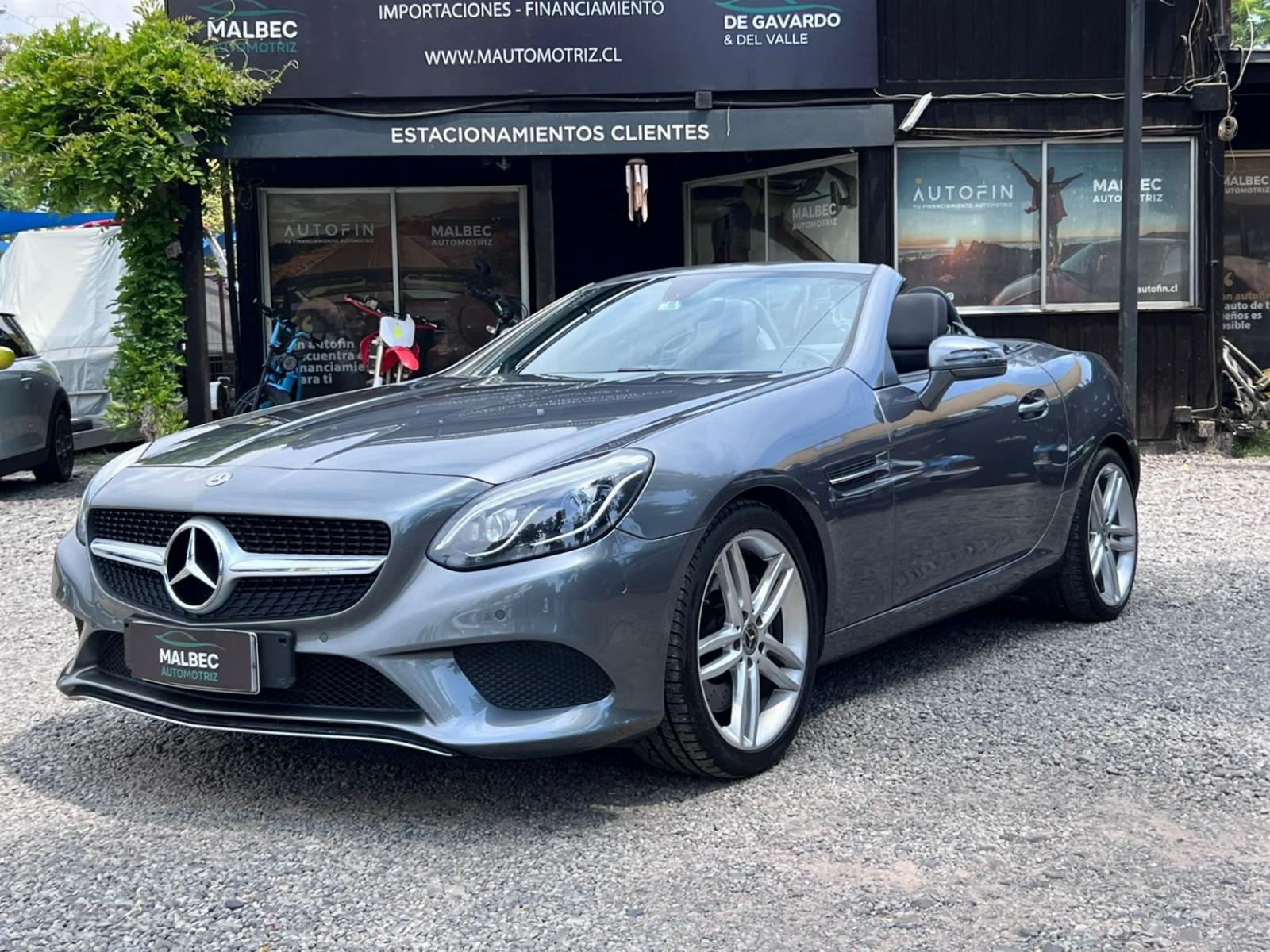 MERCEDES-BENZ SLC 200 ROADSTER 2018 MANTENIMIENTO AL DÍA  - 