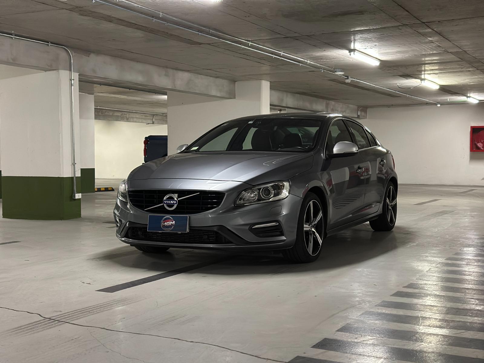 VOLVO S60 S60 T6 R-Design 2019 EXCELENTE ESTADO - MANTENCIONES EN LA MARCA - FULL MOTOR