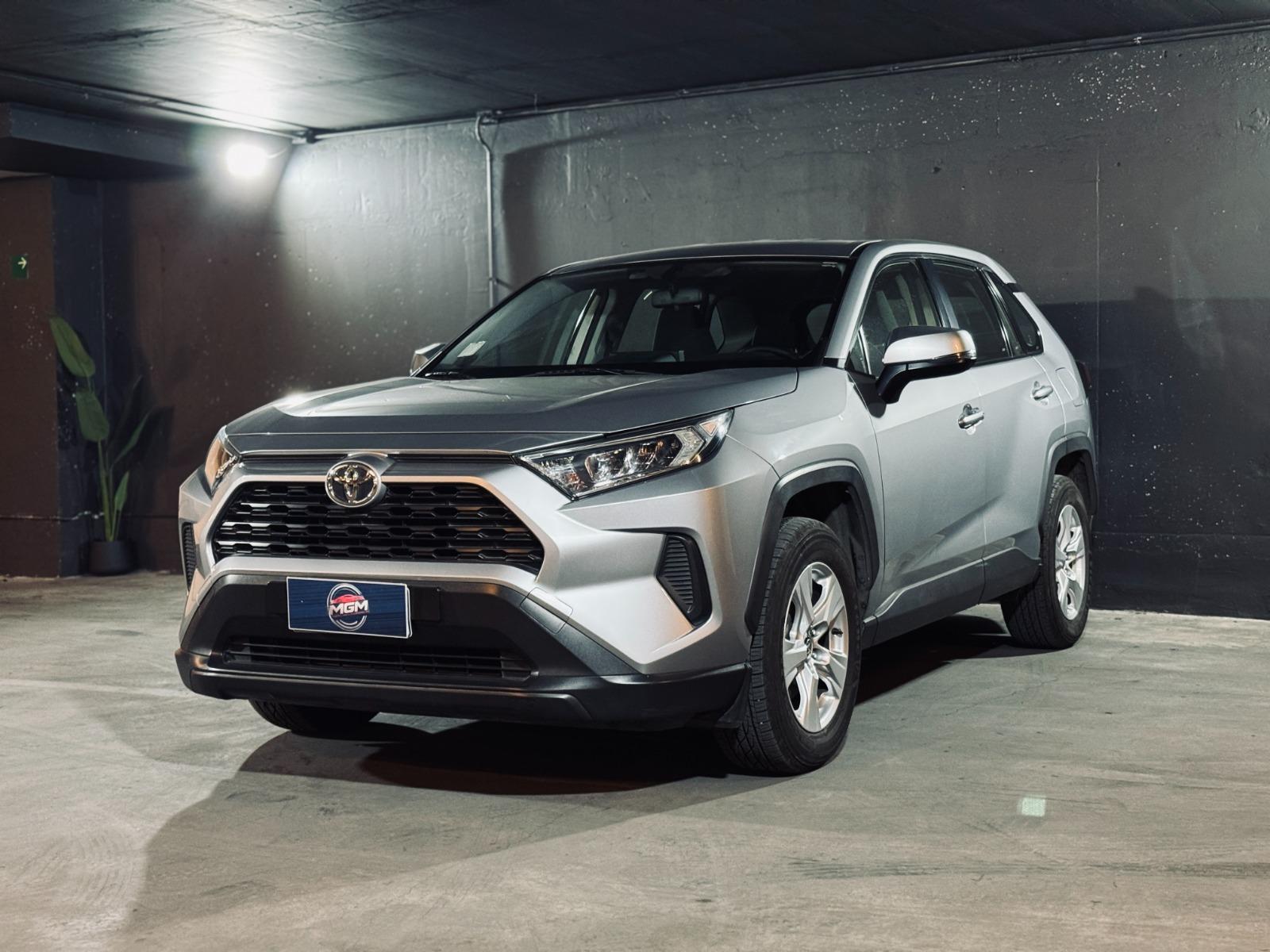 TOYOTA RAV 4 LE 2020 UNICO DUEÑO - POCO KILOMETRAJE - FULL MOTOR