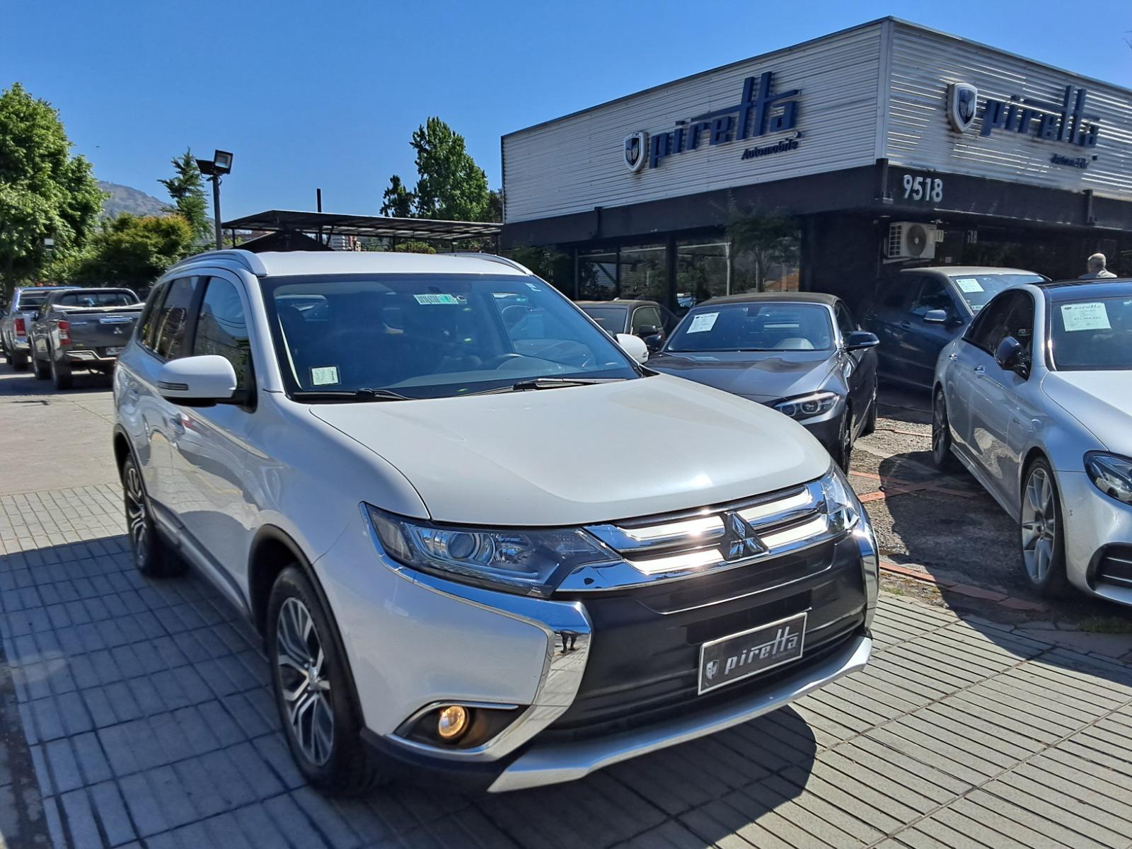 MITSUBISHI OUTLANDER GLX 4X4 2.4  2018 ÚNICO DUEÑO - PIRETTA AUTOMOBILE