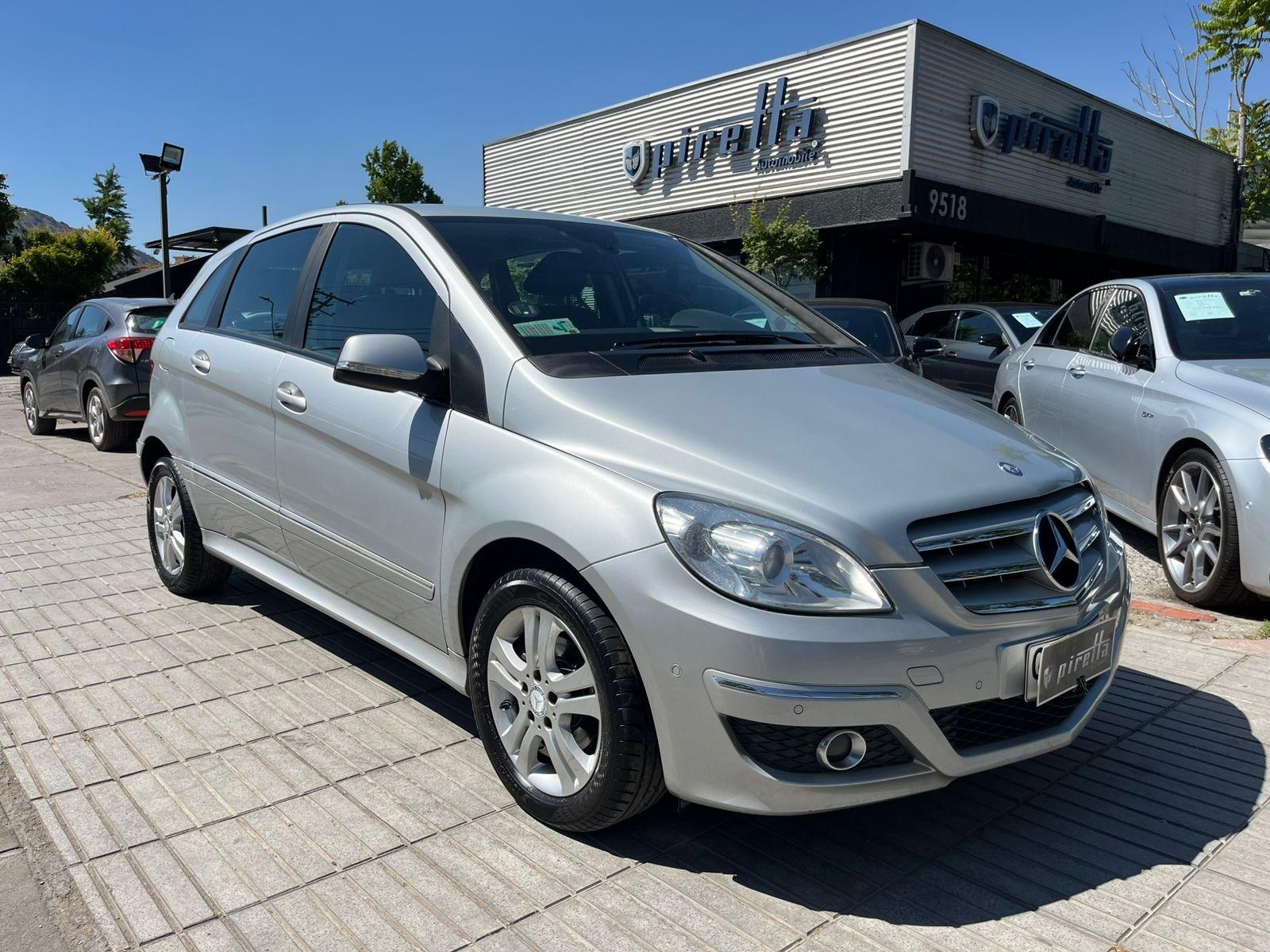 MERCEDES-BENZ B180 1.7 AUT 2011 IMPECABLE ESTADO.  - PIRETTA AUTOMOBILE