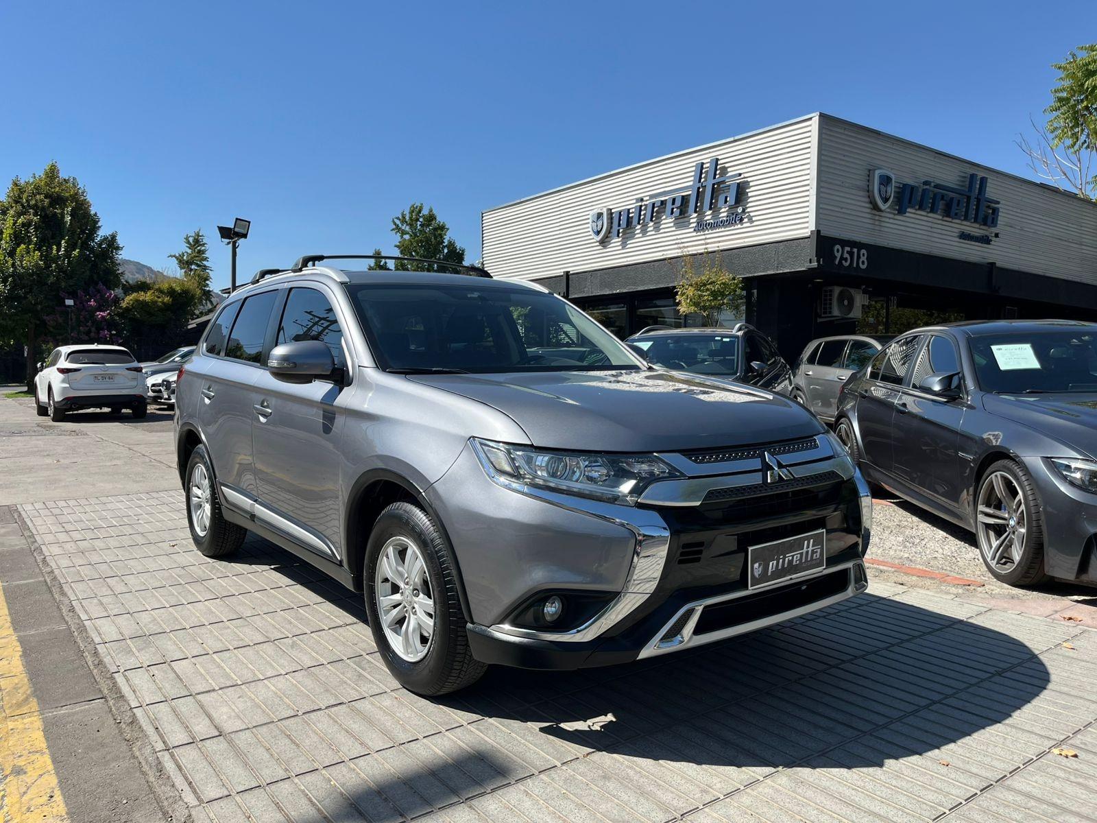 MITSUBISHI NEW OUTLANDER CVT 2.0 2021 IMPECABLE ESTADO. - FULL MOTOR