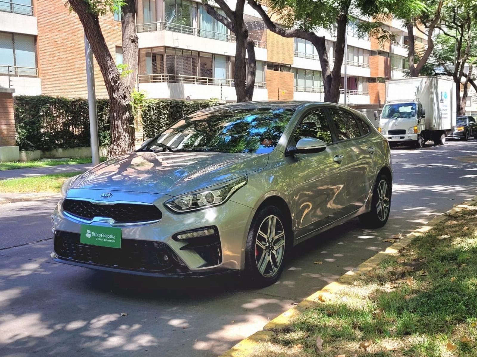 KIA CERATO 5 HATCHBACK 1.6 AUT 2020 IMPECABLE - FULL MOTOR