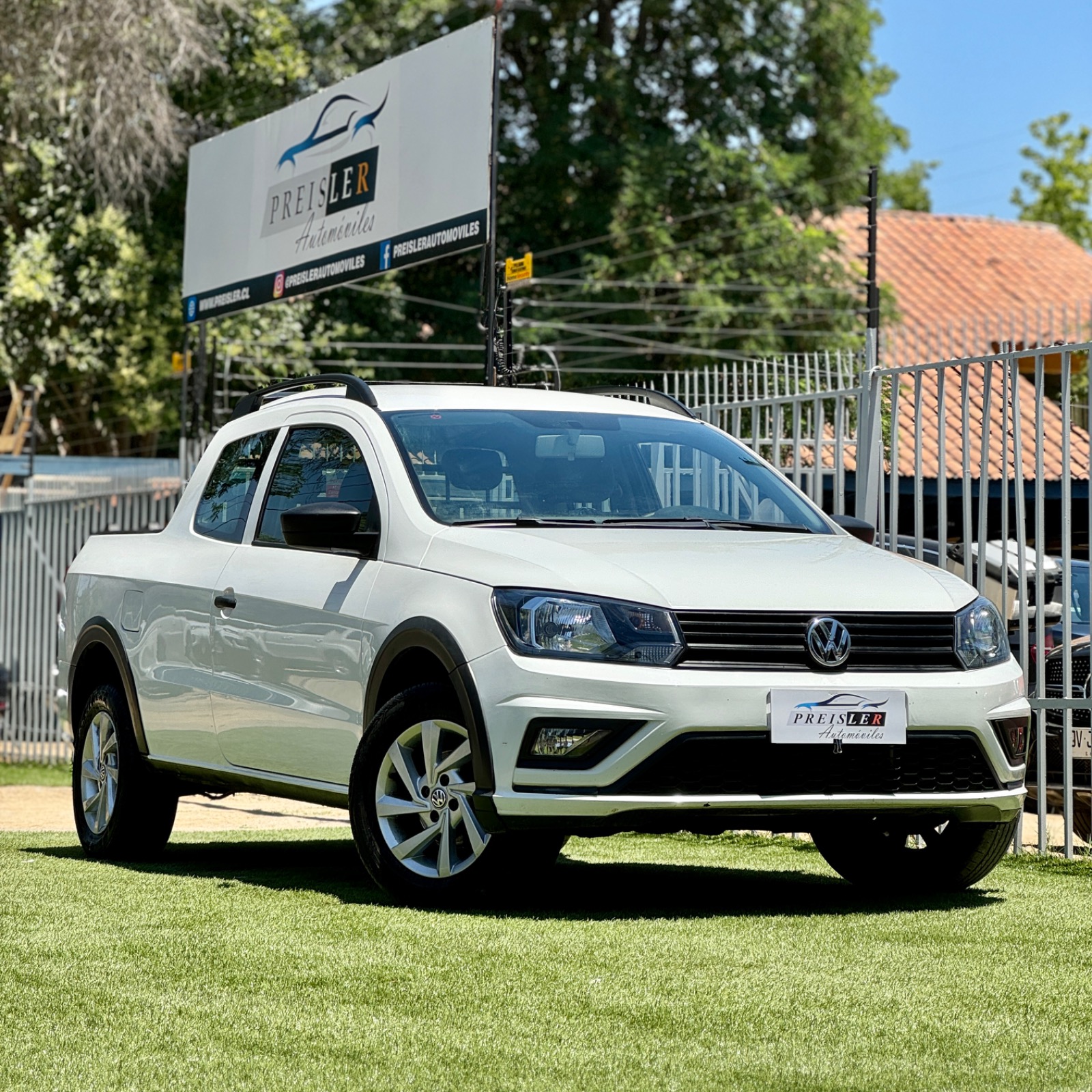 VOLKSWAGEN SAVEIRO DOBLE CABINA 2021 UN DUEÑO MANTENCIONES - FULL MOTOR