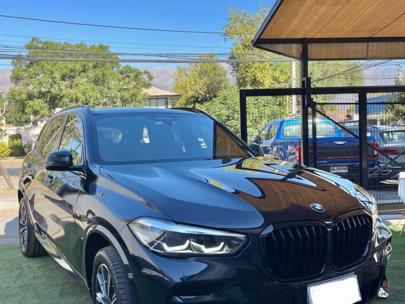 BMW X5 xdrive 40i 3.0 aut  2022 un dueno, copia de llaves, mantenciones en la marc - SANTIAGO MOTORS