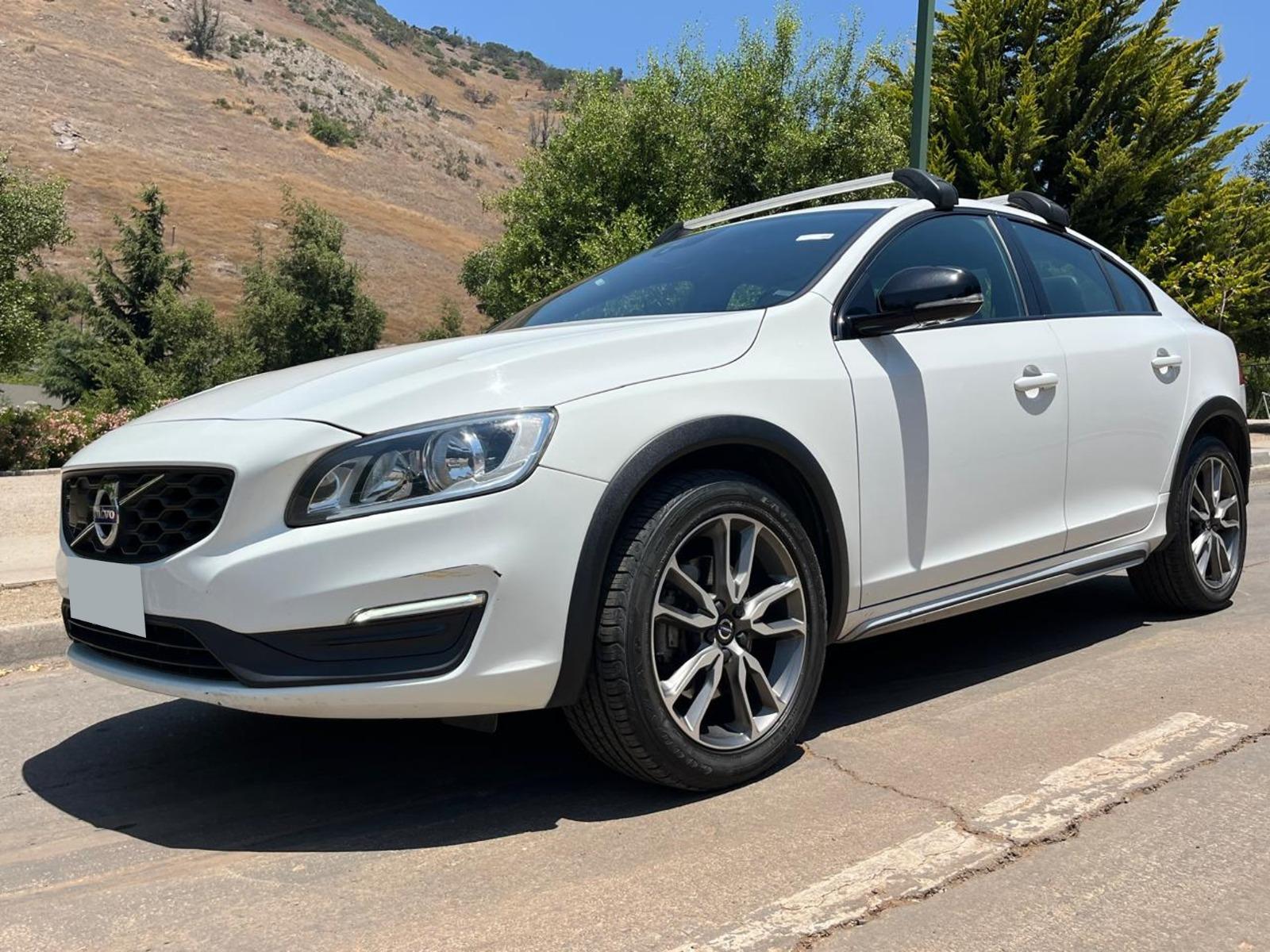 VOLVO S60 Cross Country 2.4 D4 AWD 2017 SEDAN SPORT IMPECABLE - FULL MOTOR