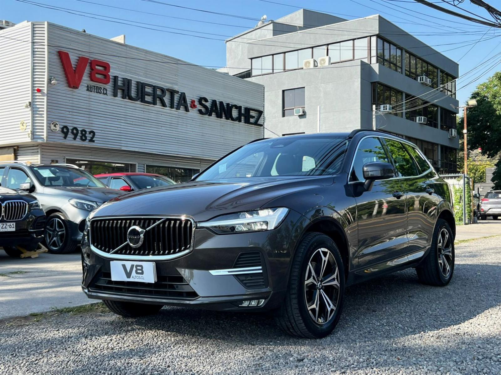 VOLVO XC60 B5 MILD HYBRID 2.0 2022 MANTENIMIENTO EN LA MARCA - V8 AUTOS