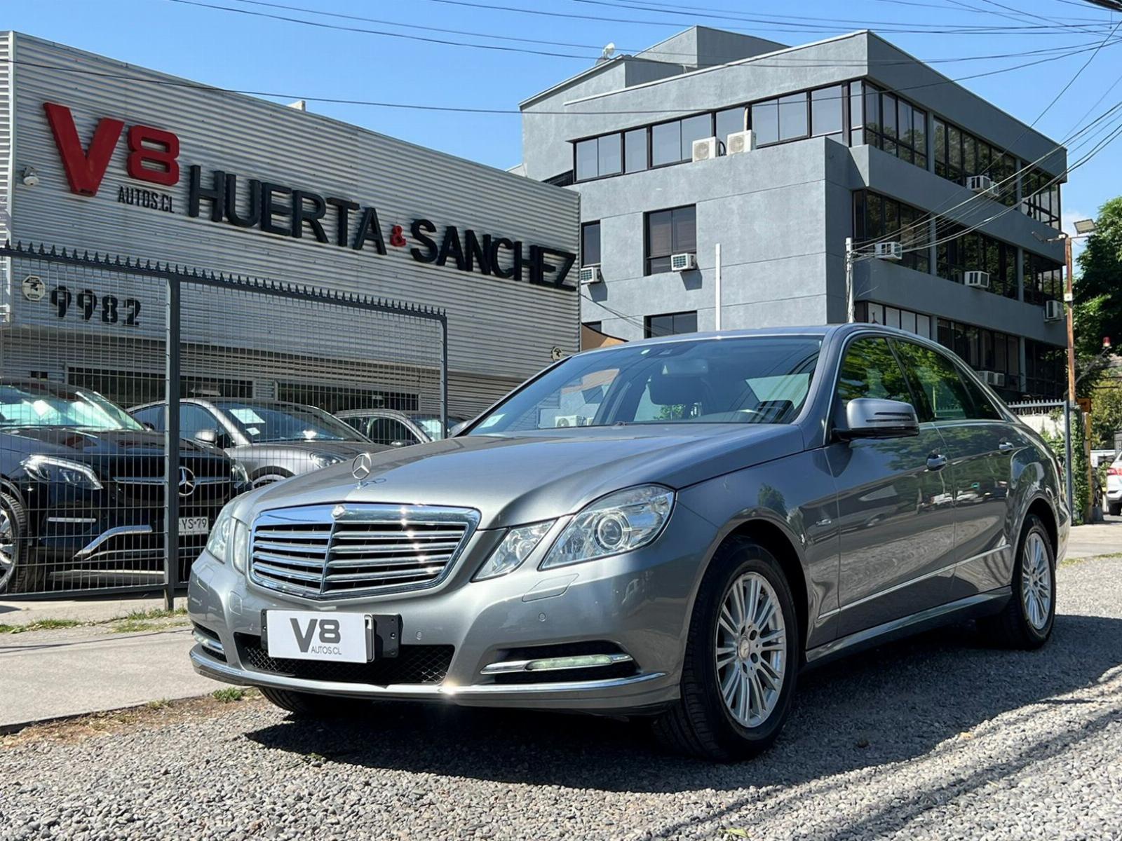 MERCEDES-BENZ E250 W212 ELEGANCE 2011 ÚNICO DUEÑO - V8 AUTOS