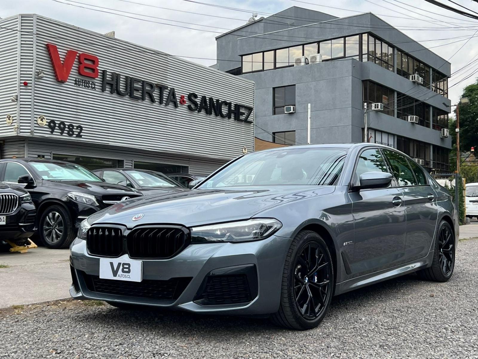 BMW 530 LOOK M 2023 GARANTÍA DE FÁBRICA VIGENTE - V8 AUTOS