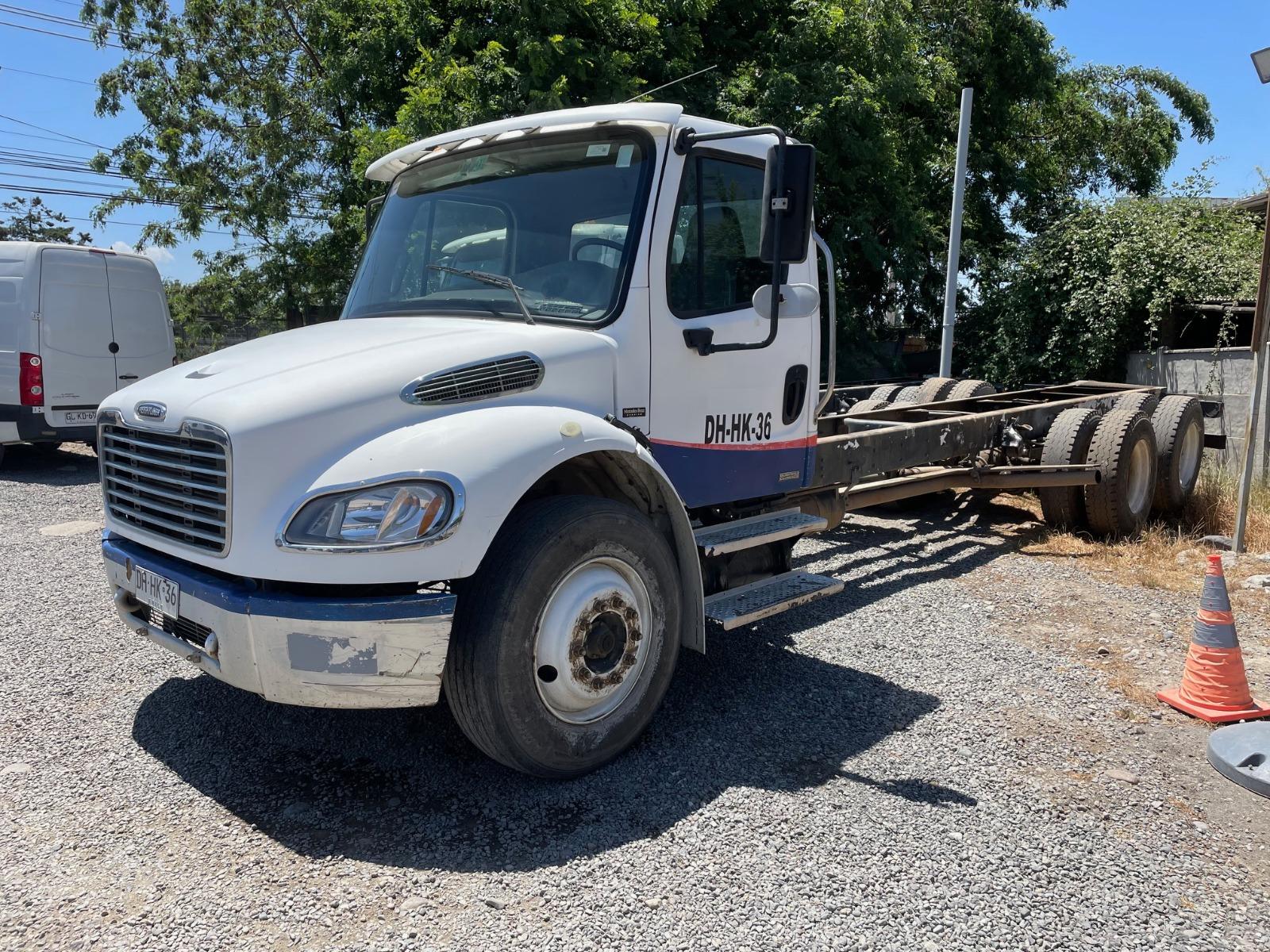 FREIGHTLINER M2 106 2011 Freightliner M2 106 - SS AUTOMOVILES