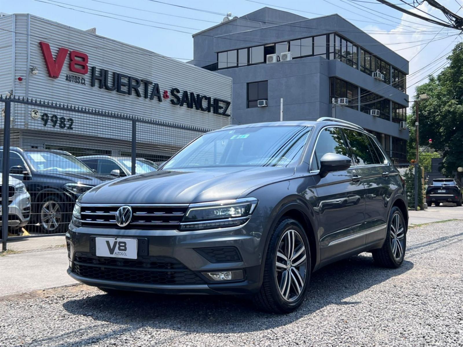 VOLKSWAGEN TIGUAN 2.0 sport 4 motion 2019 MANTENIMIENTO EN LA MARCA  - V8 AUTOS