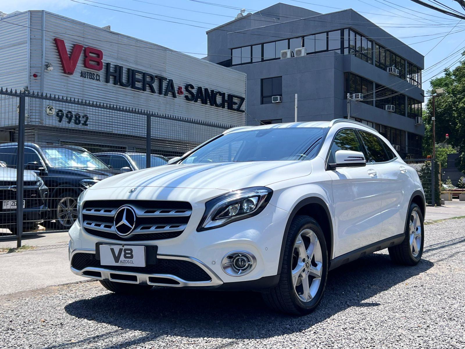 MERCEDES-BENZ GLA 200  2021 MANTENIDO EN KAUFMANN - V8 AUTOS