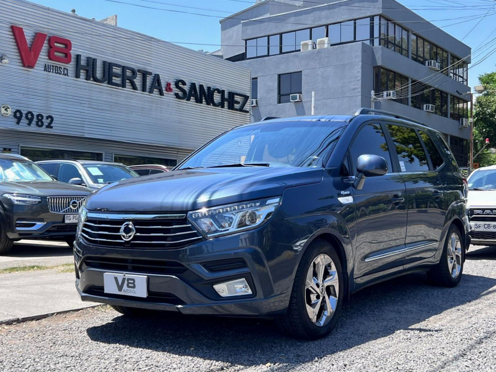 SSANGYONG STAVIC 4X4 DIESEL 2.2 2019 TRES CORRIDAS DE ASIENTOS UN DUEÑO - FULL MOTOR