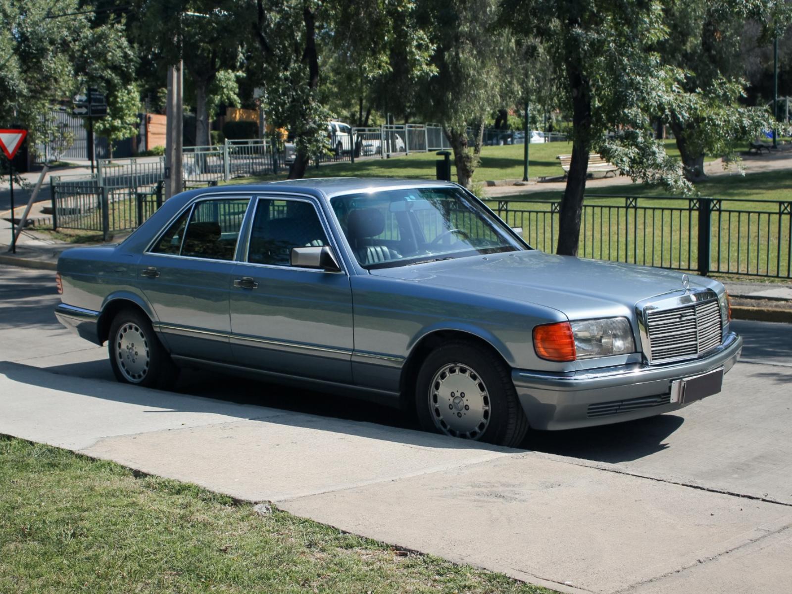 MERCEDES-BENZ 300 SE SEDAN 1986  - THE SUPER GARAGE