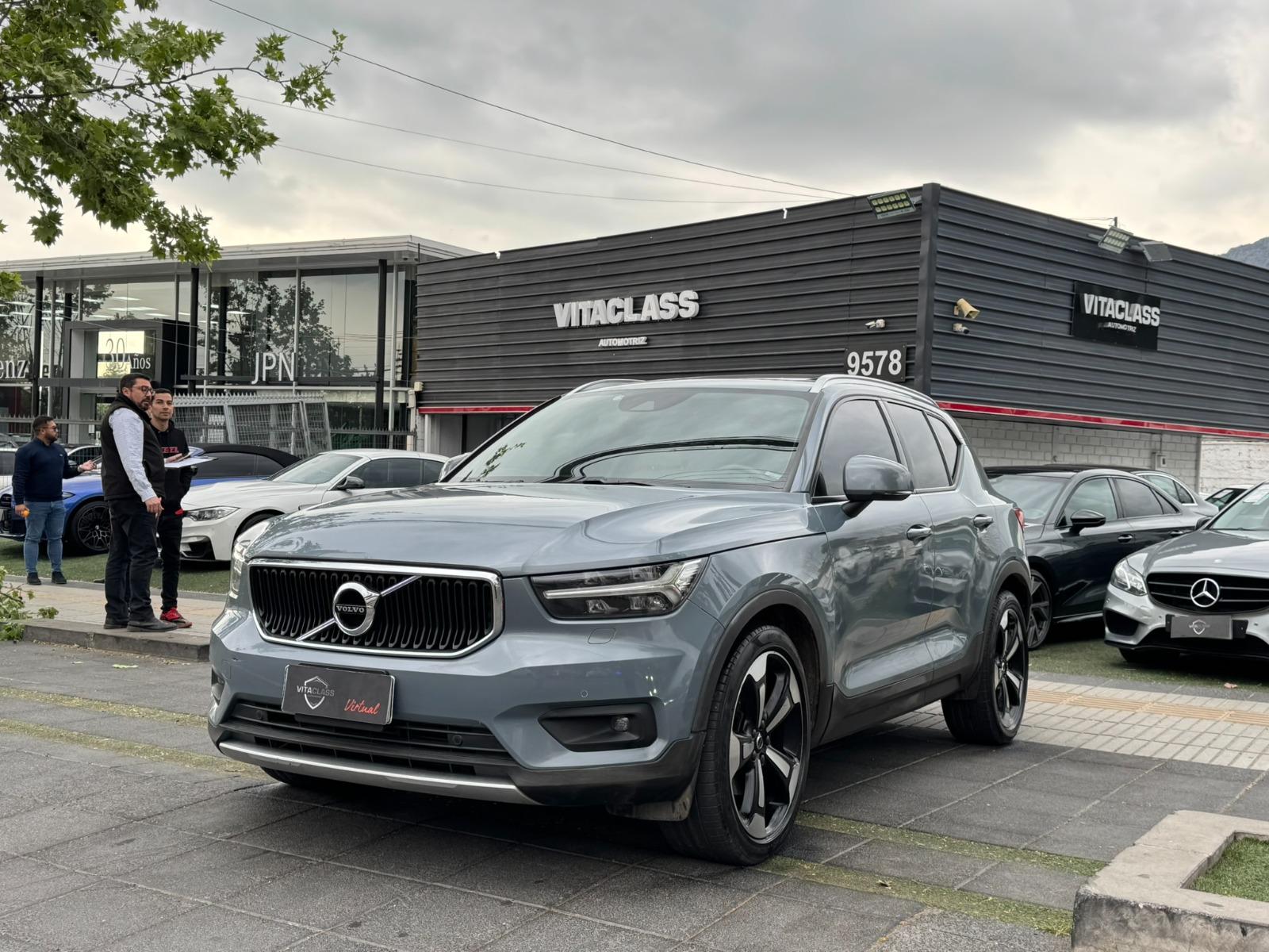 VOLVO XC40 D4 MOMENTUM 2020 2.0 DIESEL AWD - VitaClass