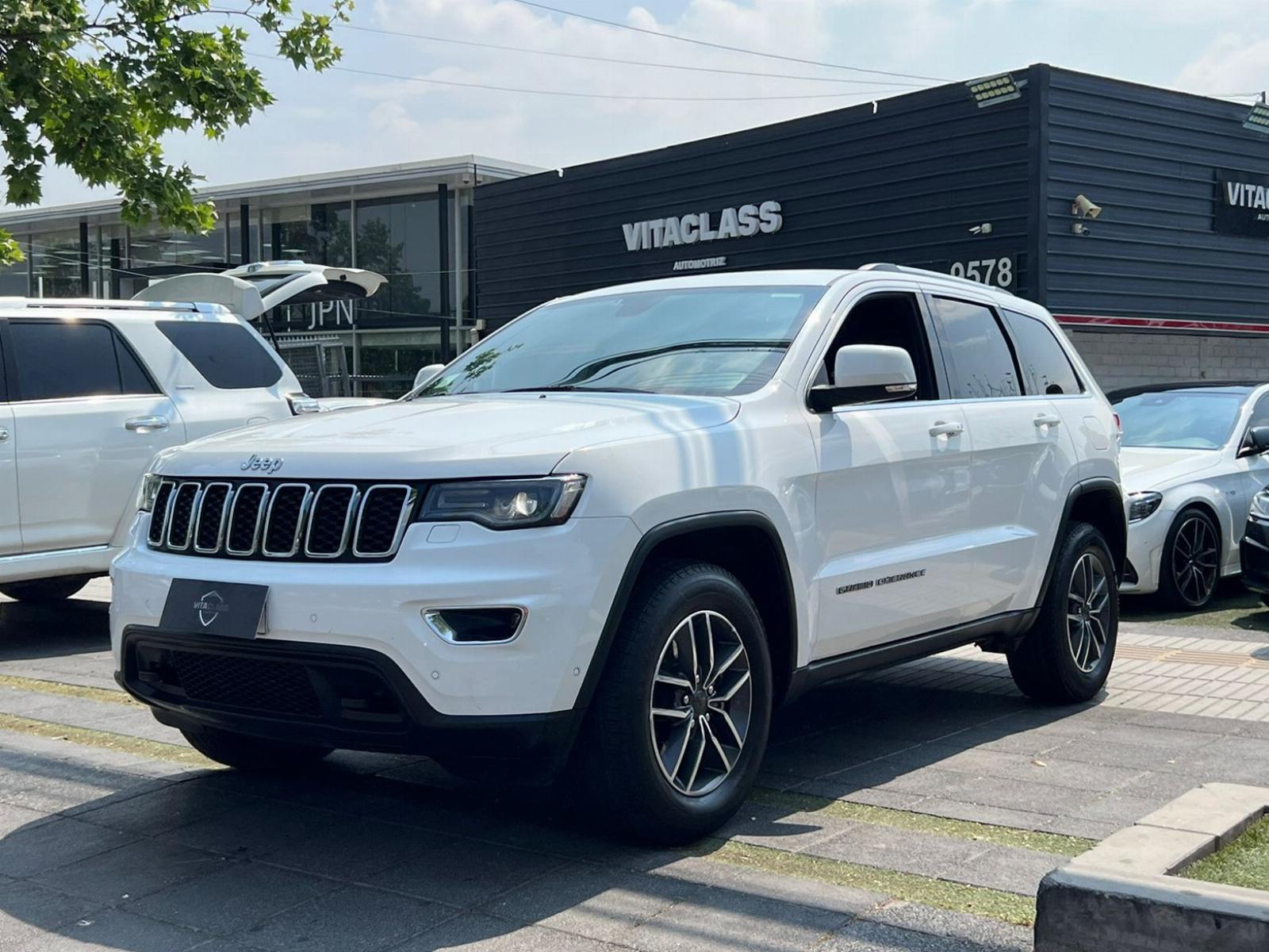 JEEP GRAND CHEROKEE LAREDO 2021 3.600 CC - VitaClass