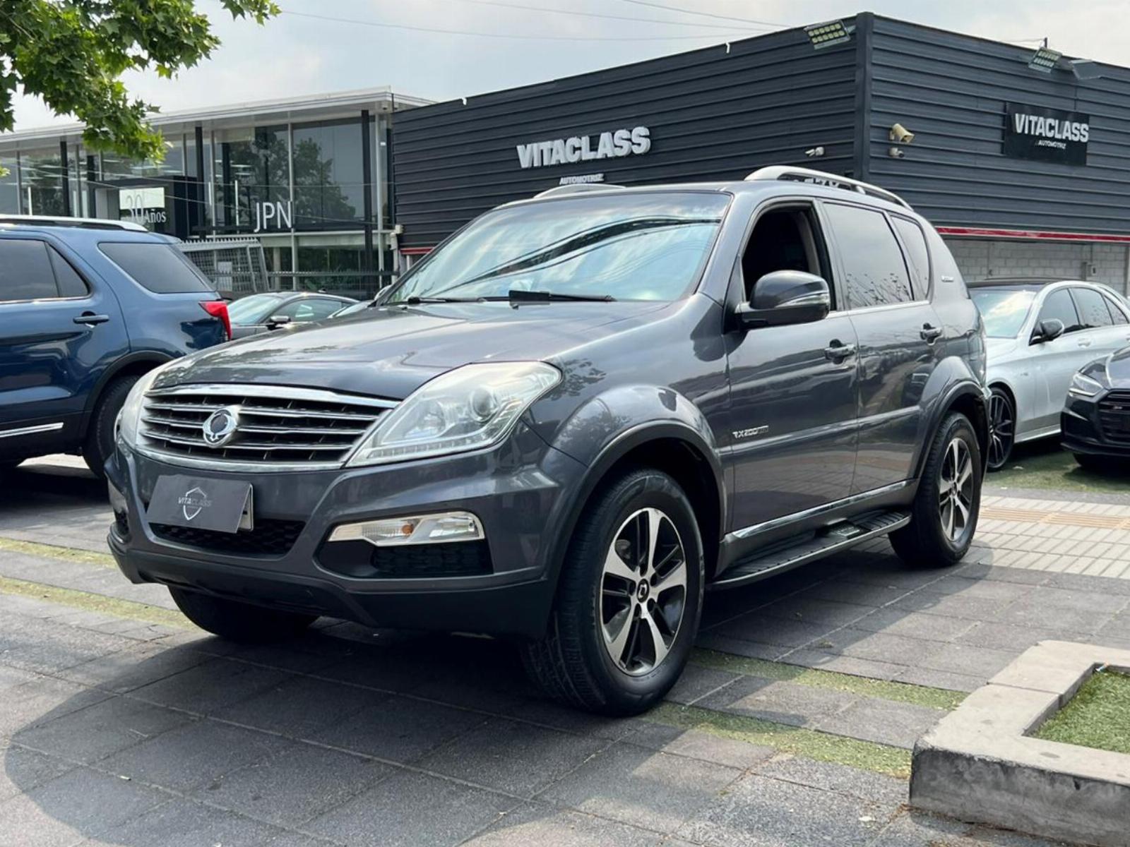 SSANGYONG REXTON DIESEL  2.2 2016 4X4 TRES CORRIDAS DE ASIENTOS - VitaClass