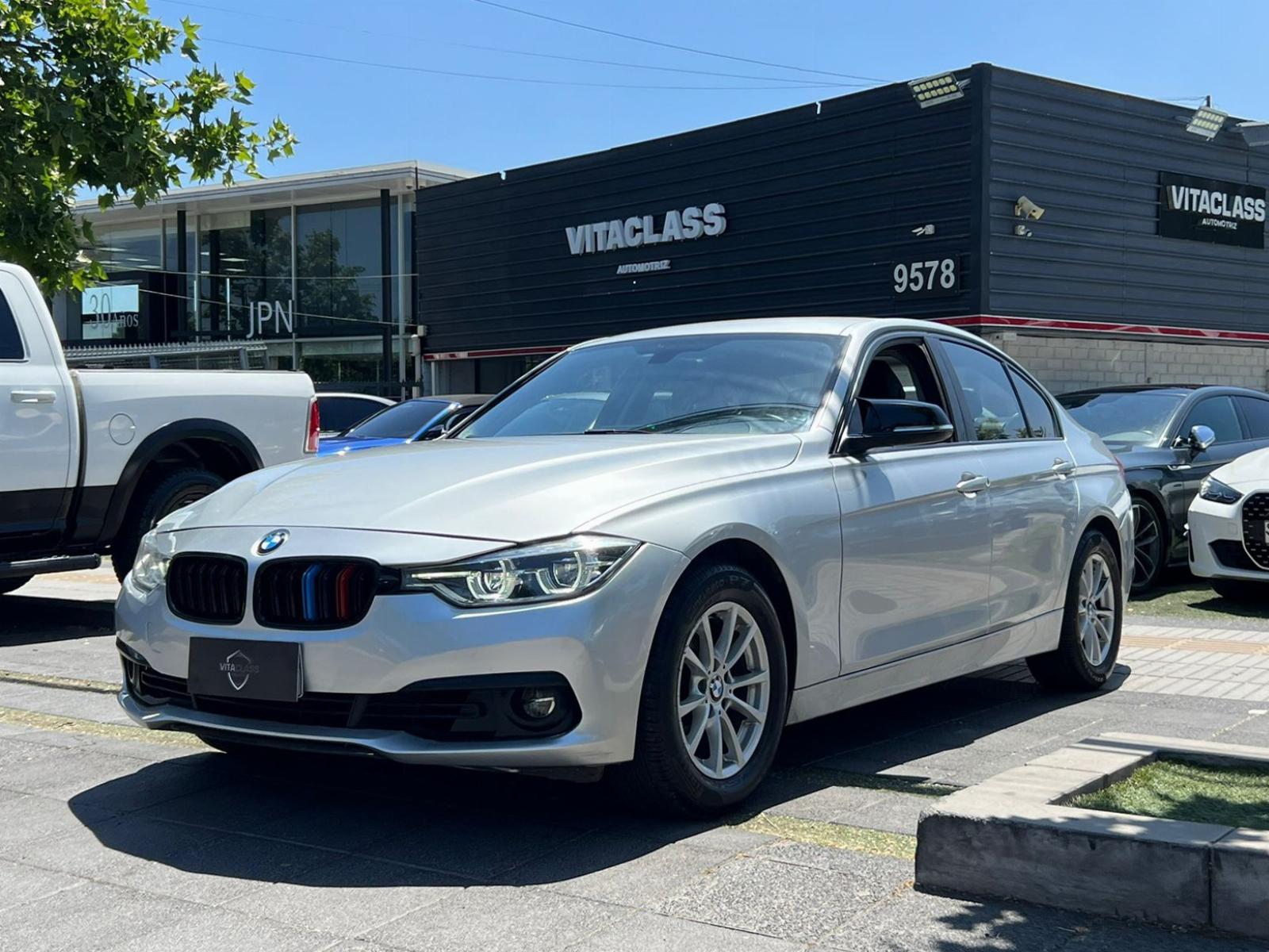 BMW 318 F30 2017 1.500 CC TURBO - VitaClass