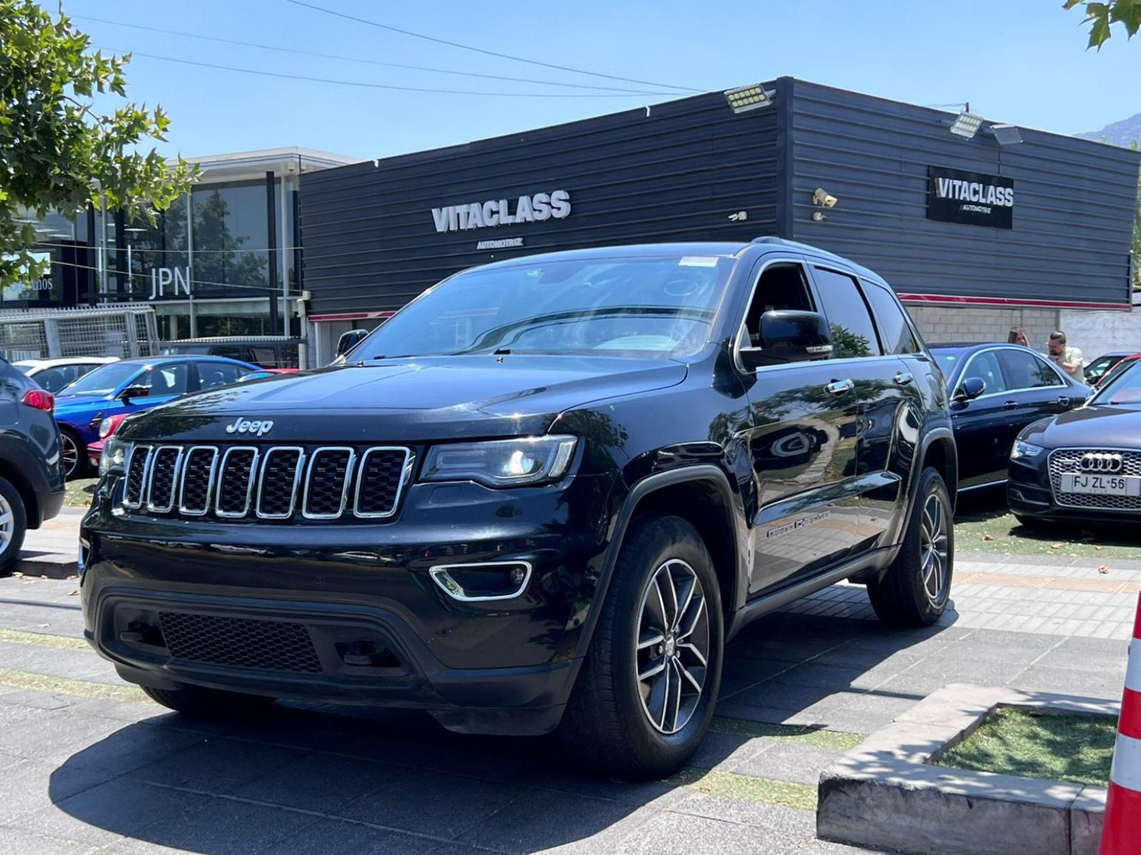 JEEP GRAND CHEROKEE LAREDO 4X4 2019 3.600 CC - VitaClass