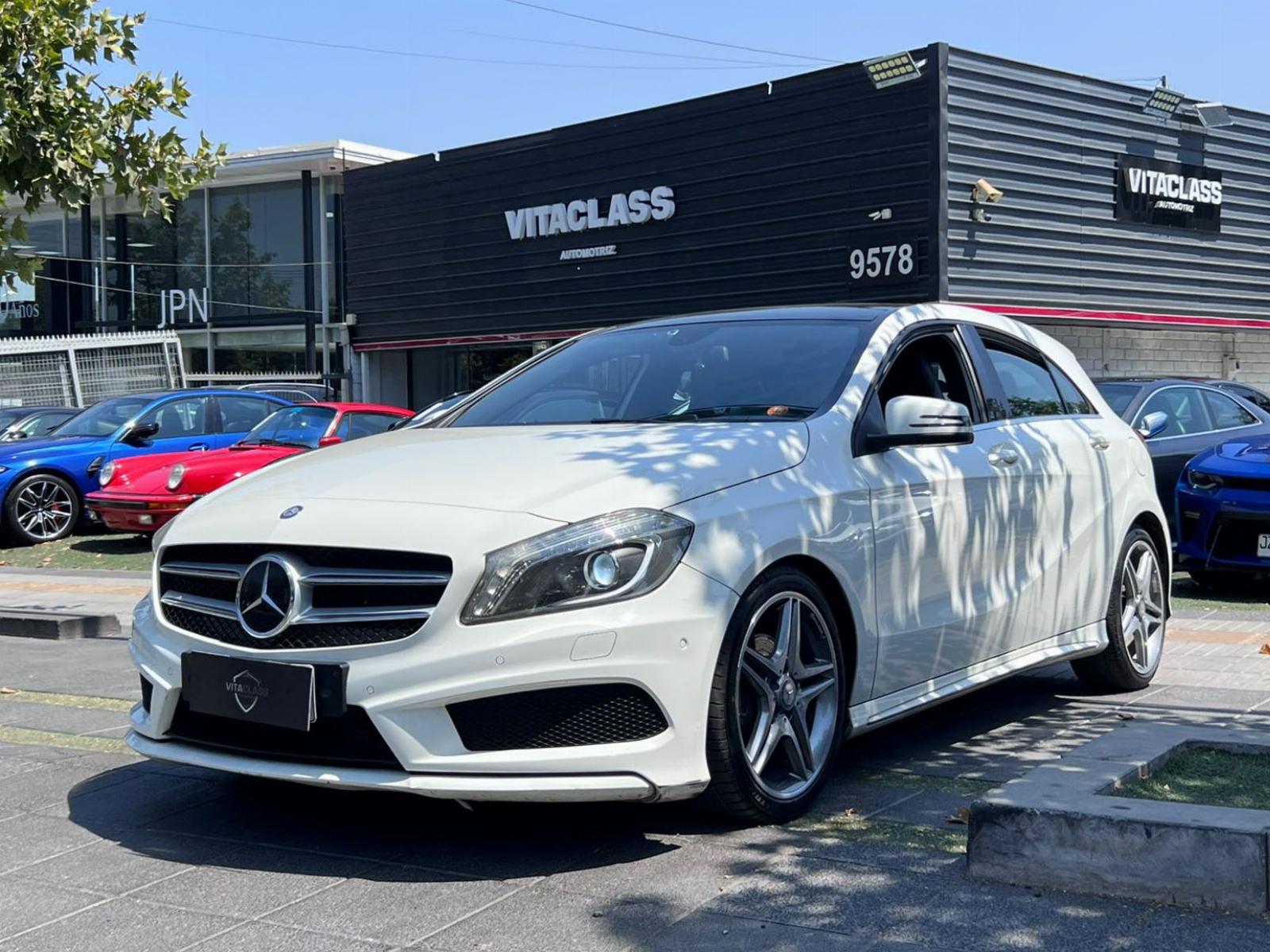 MERCEDES-BENZ A200 1.6 TURBO MT 2015 LOOK AMG - VitaClass