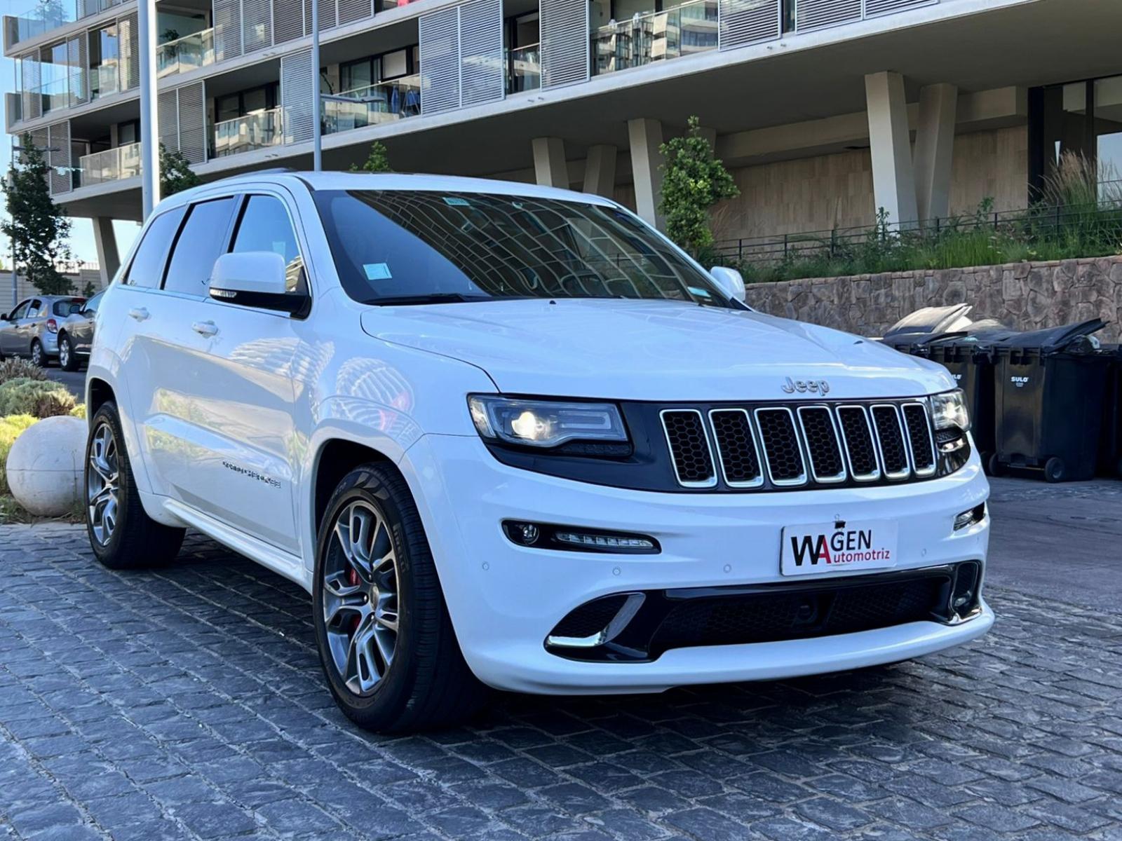 JEEP GRAND CHEROKEE SRT8 6.4 2016 MANTENIMIENTO EN LA MARCA - 